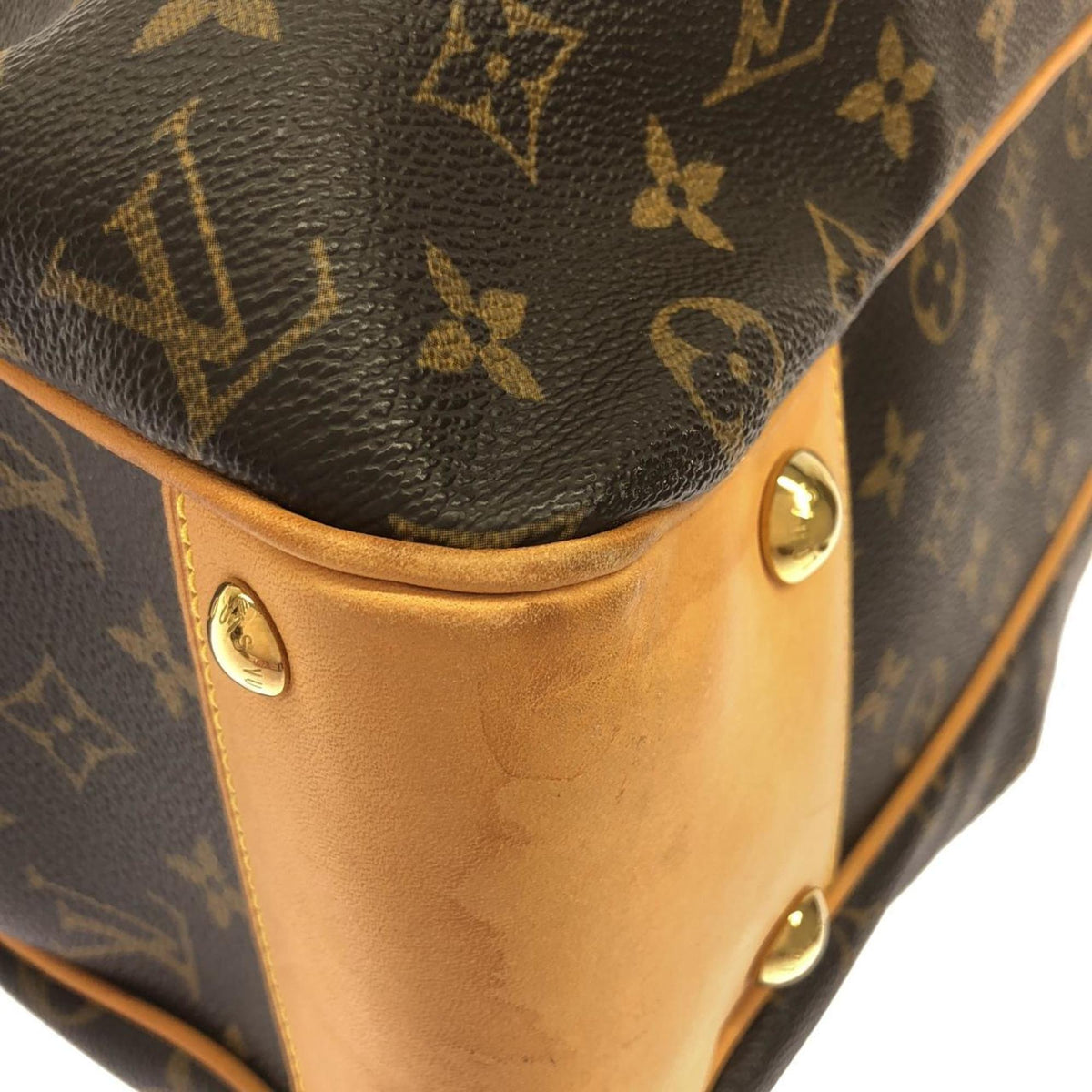 Louis Vuitton Marron Coated Canvas Shoulder Bag (Pre-Owned)