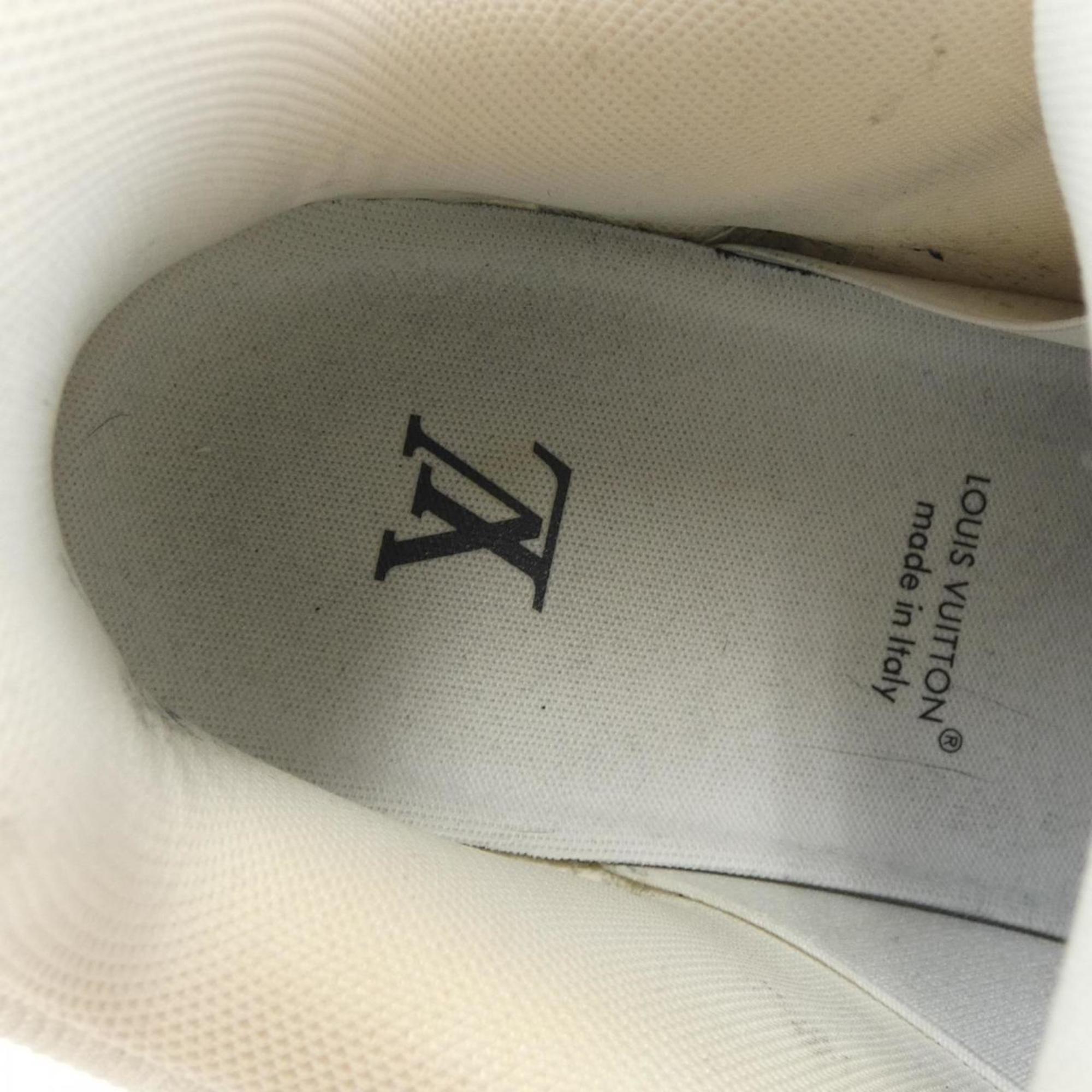 Louis Vuitton Beige Sneakers (Pre-Owned)