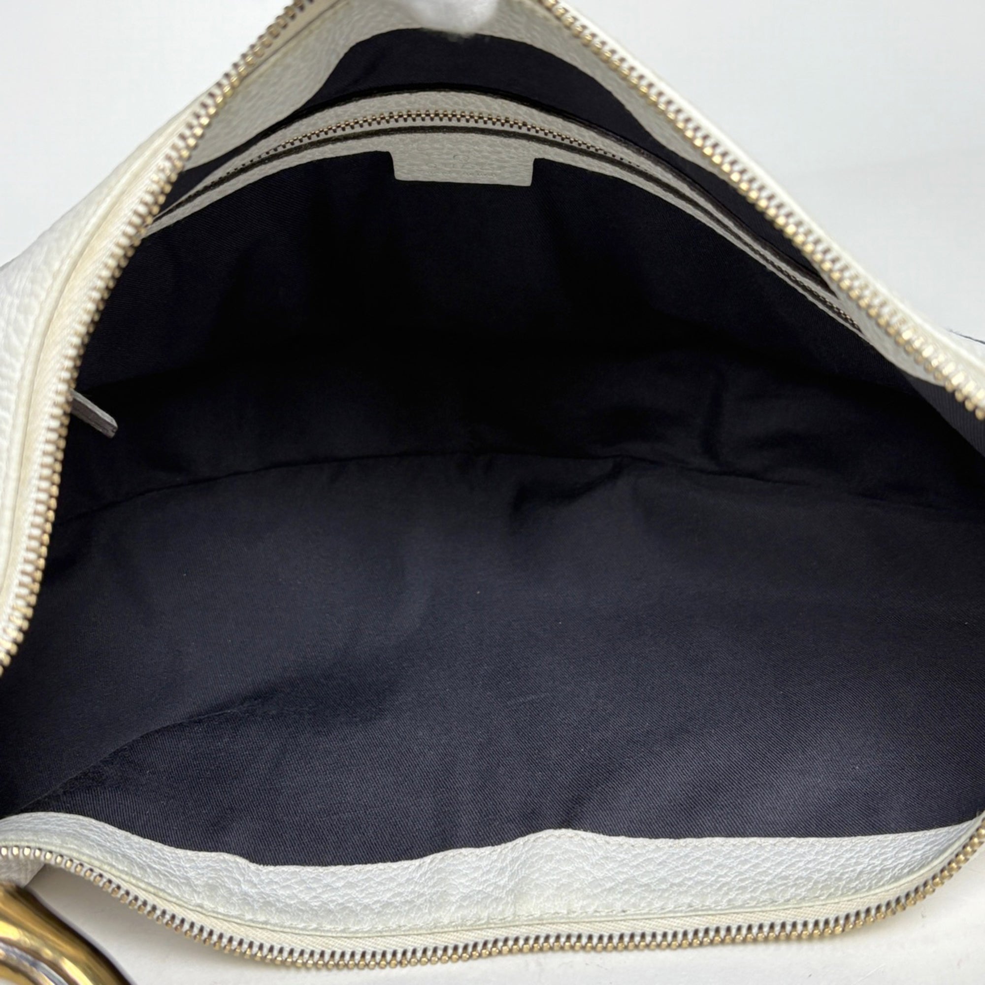 Gucci White Leather Shoulder Bag (Pre-Owned)