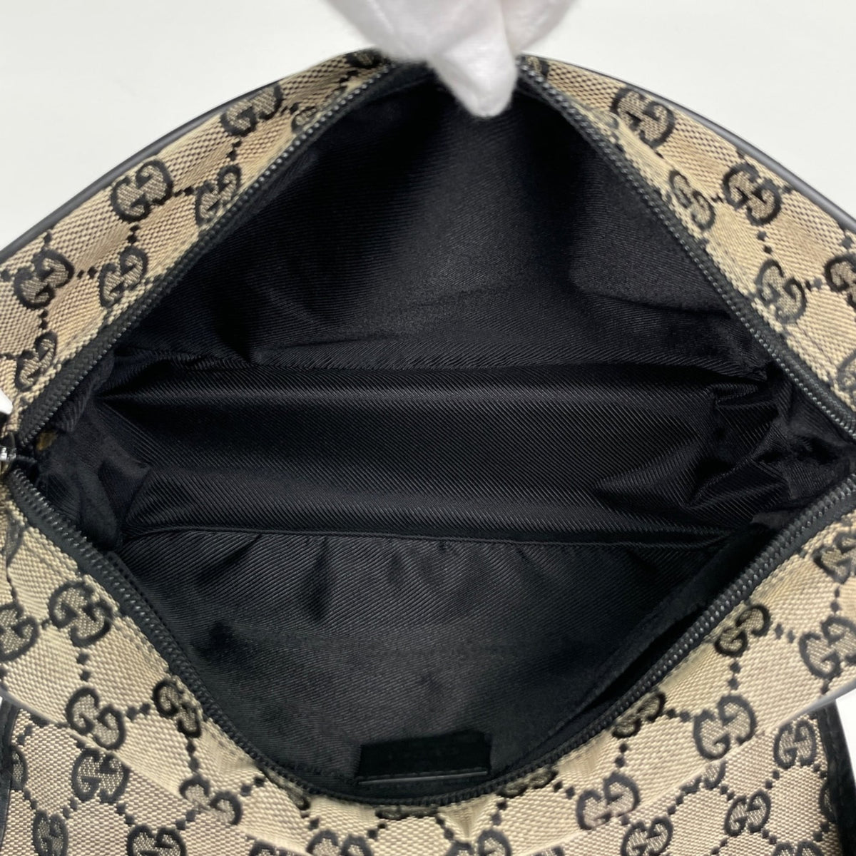 Gucci Beige Black Gg Canvas Leather Shoulder Bag (Pre-Owned)