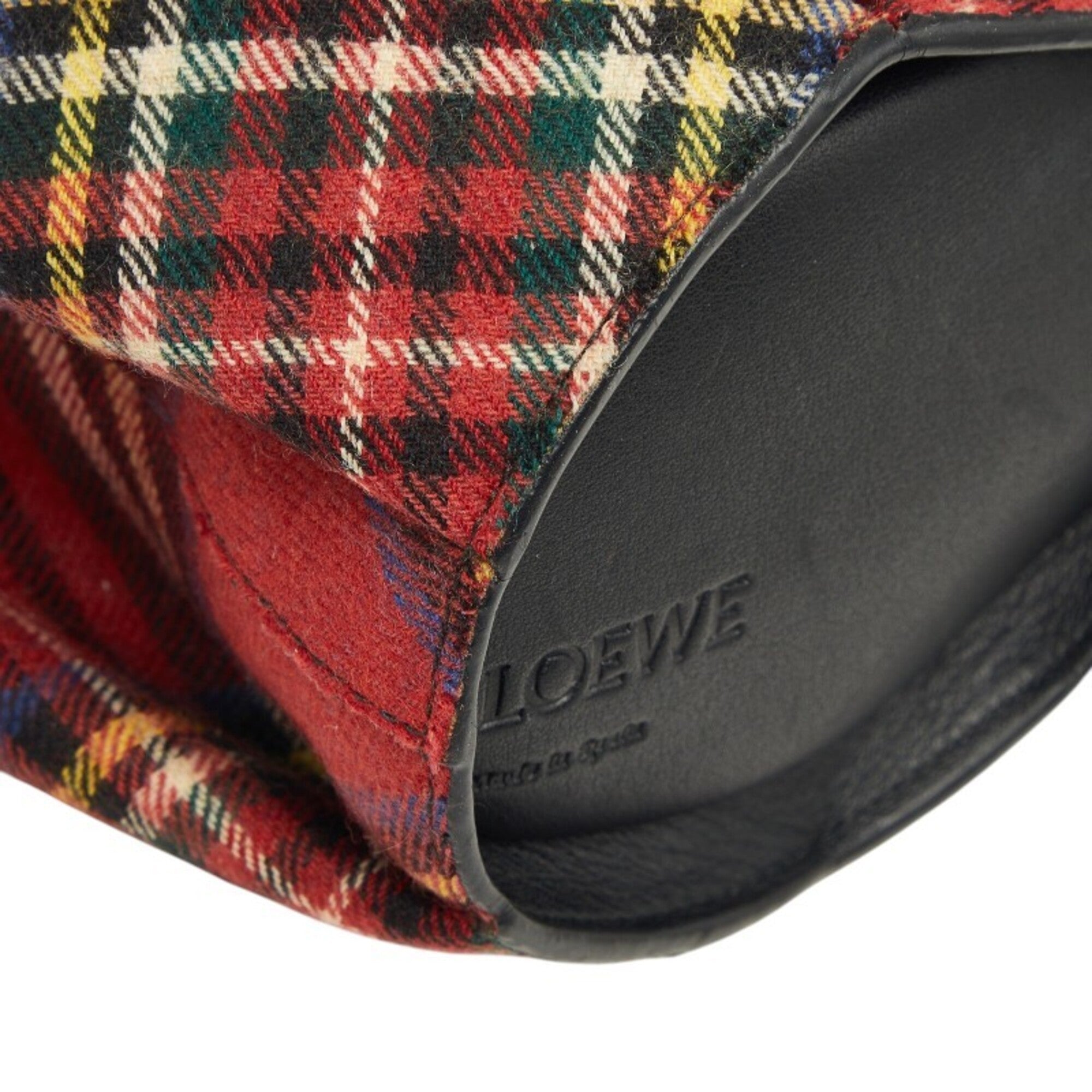 Loewe Multi-Color Red Color Wool Shoulder Bag (Pre-Owned)