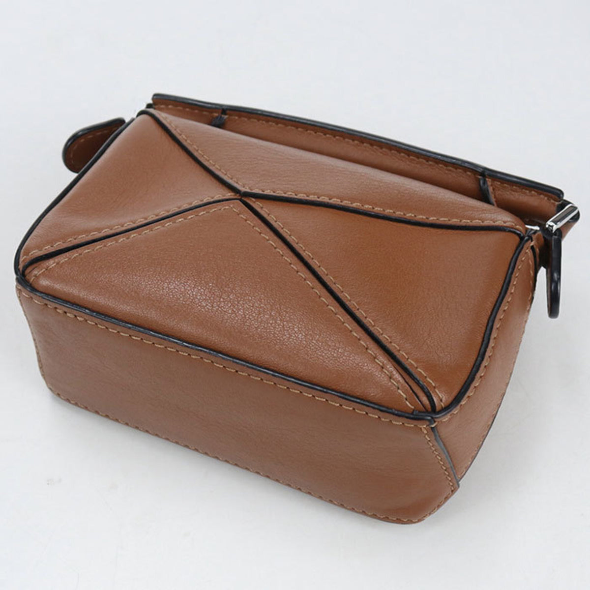 Loewe Brown Leather Handbag (Pre-Owned)