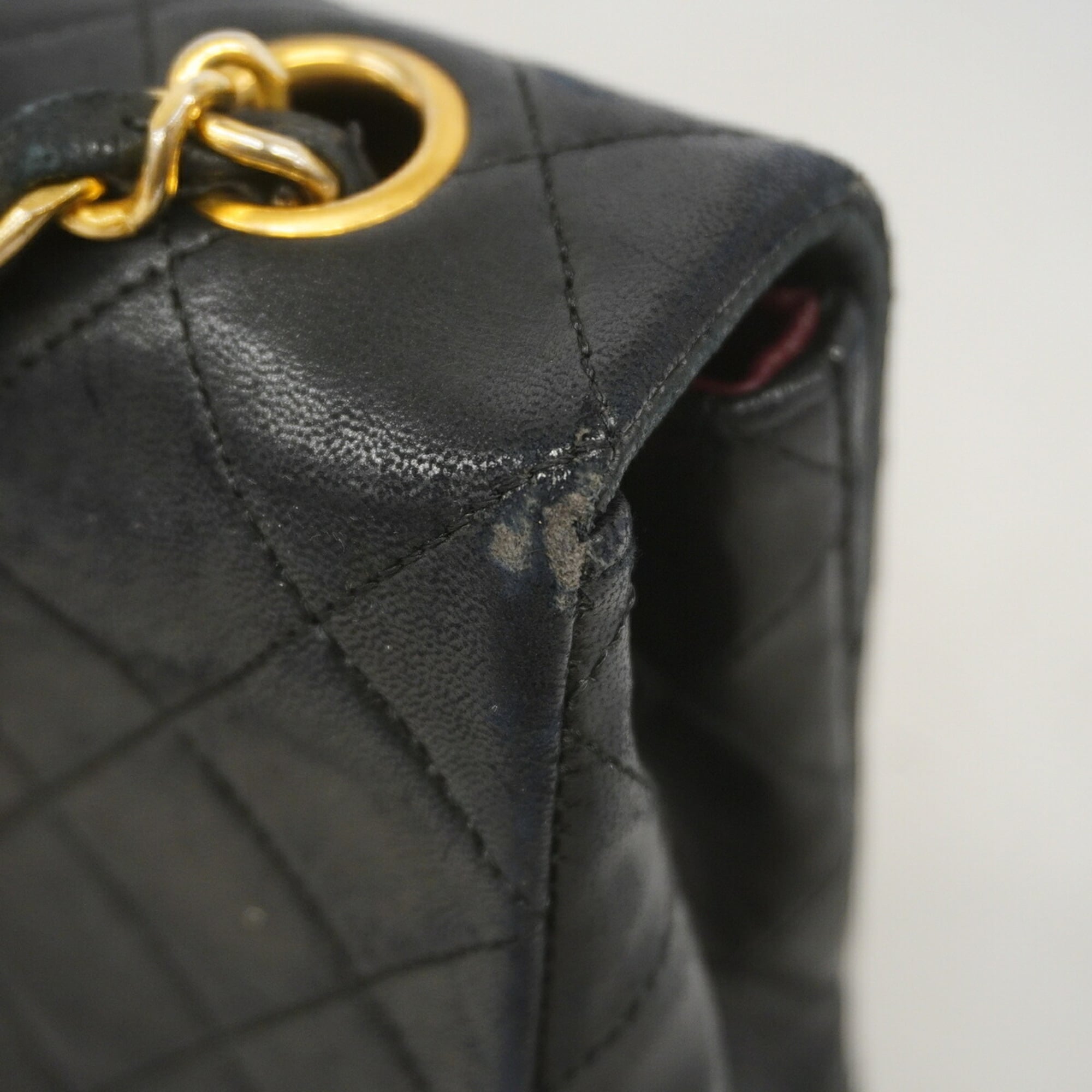 Chanel Black Leather Shoulder Bag (Pre-Owned)