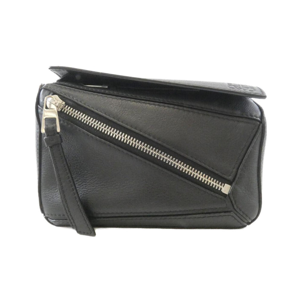 Loewe Black Leather Shoulder Bag (Pre-Owned)