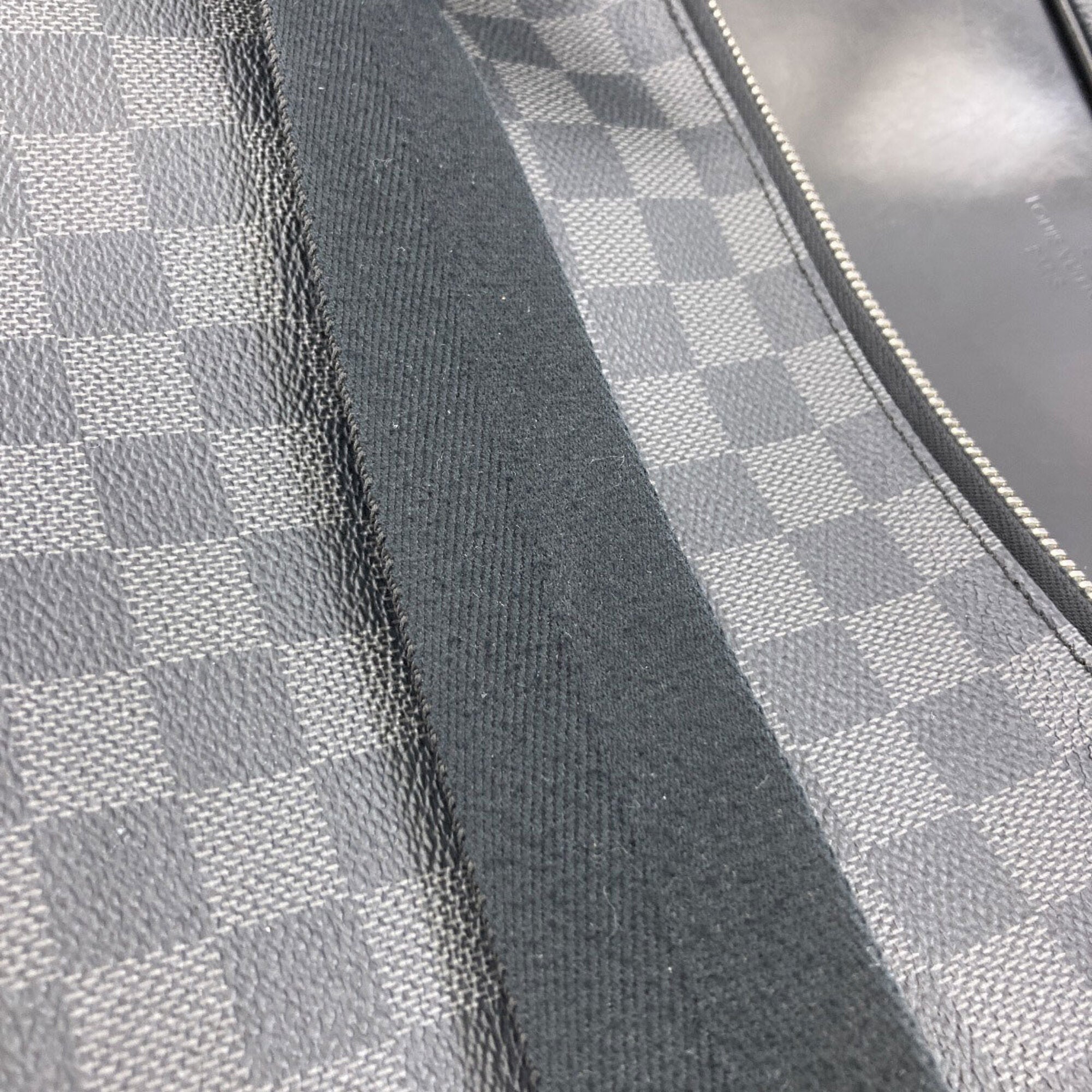 Louis Vuitton Damier Graphite Damier Canvas Shoulder Bag (Pre-Owned)