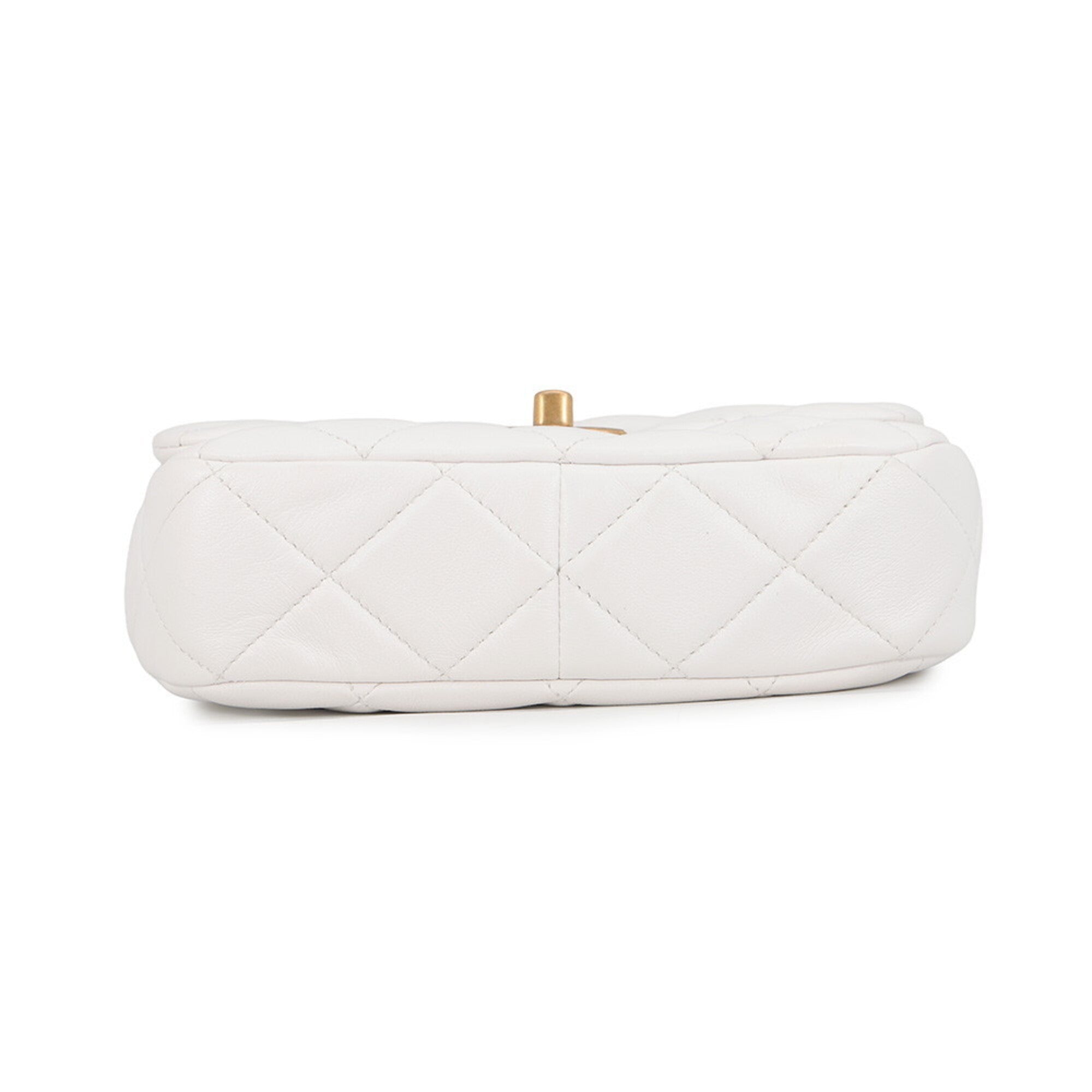 Chanel Matelasse White Leather Handbag Shoulder Bag (Pre-Owned)