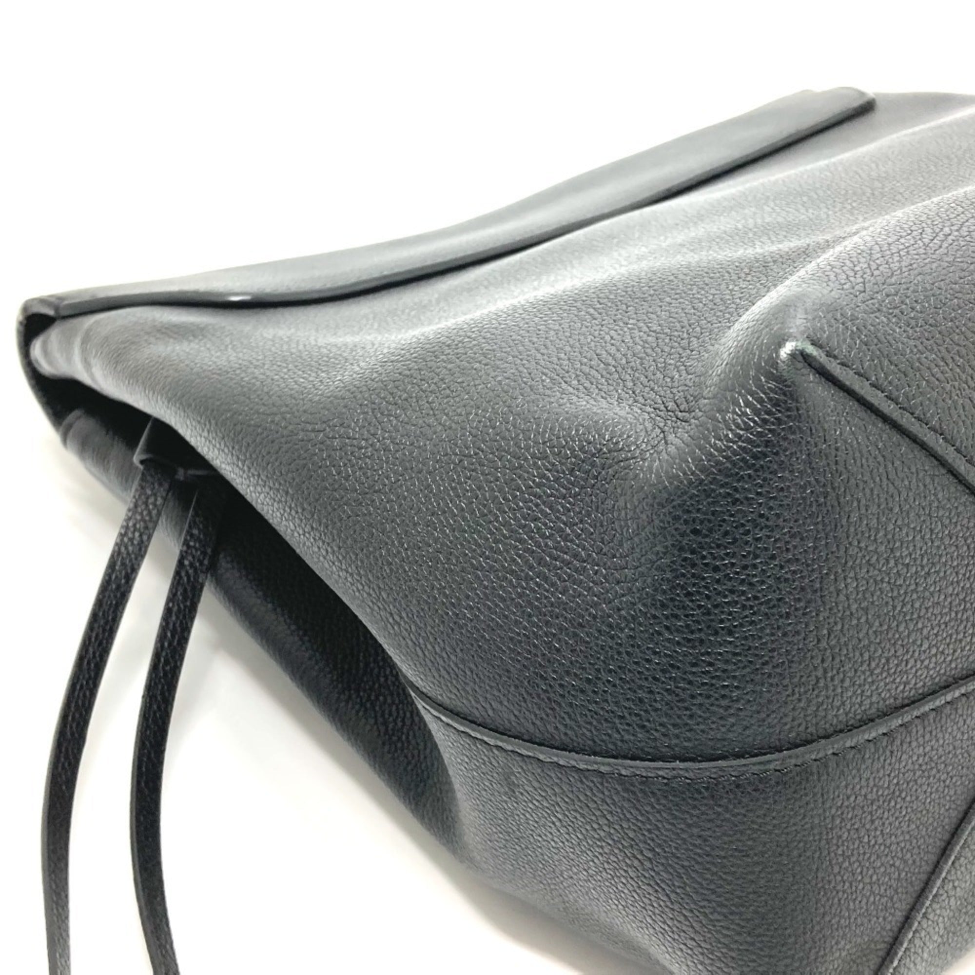 Louis Vuitton Black Leather Handbag Shoulder Bag (Pre-Owned)