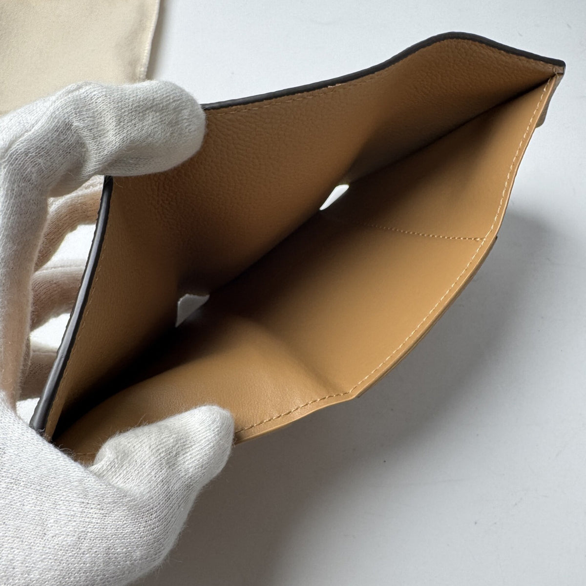 Louis Vuitton Beige Camel Leather Wallet (Tri-Fold) (Pre-Owned)