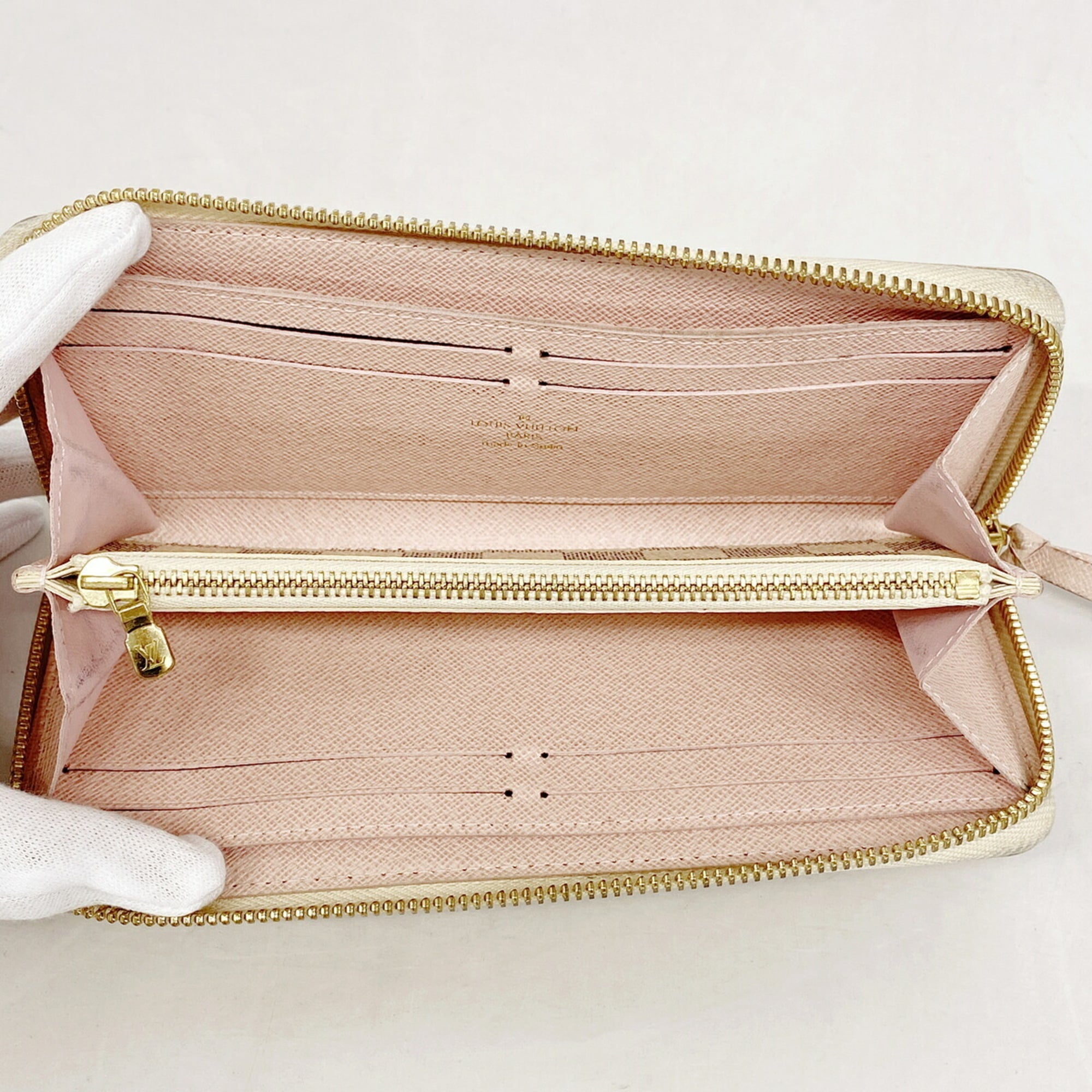 Louis Vuitton Rose Ballerine White Long Wallet (Bi-Fold) (Pre-Owned)
