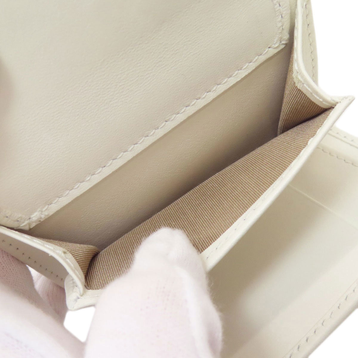 Jimmy Choo White Leather Wallet (Tri-Fold) (Pre-Owned)