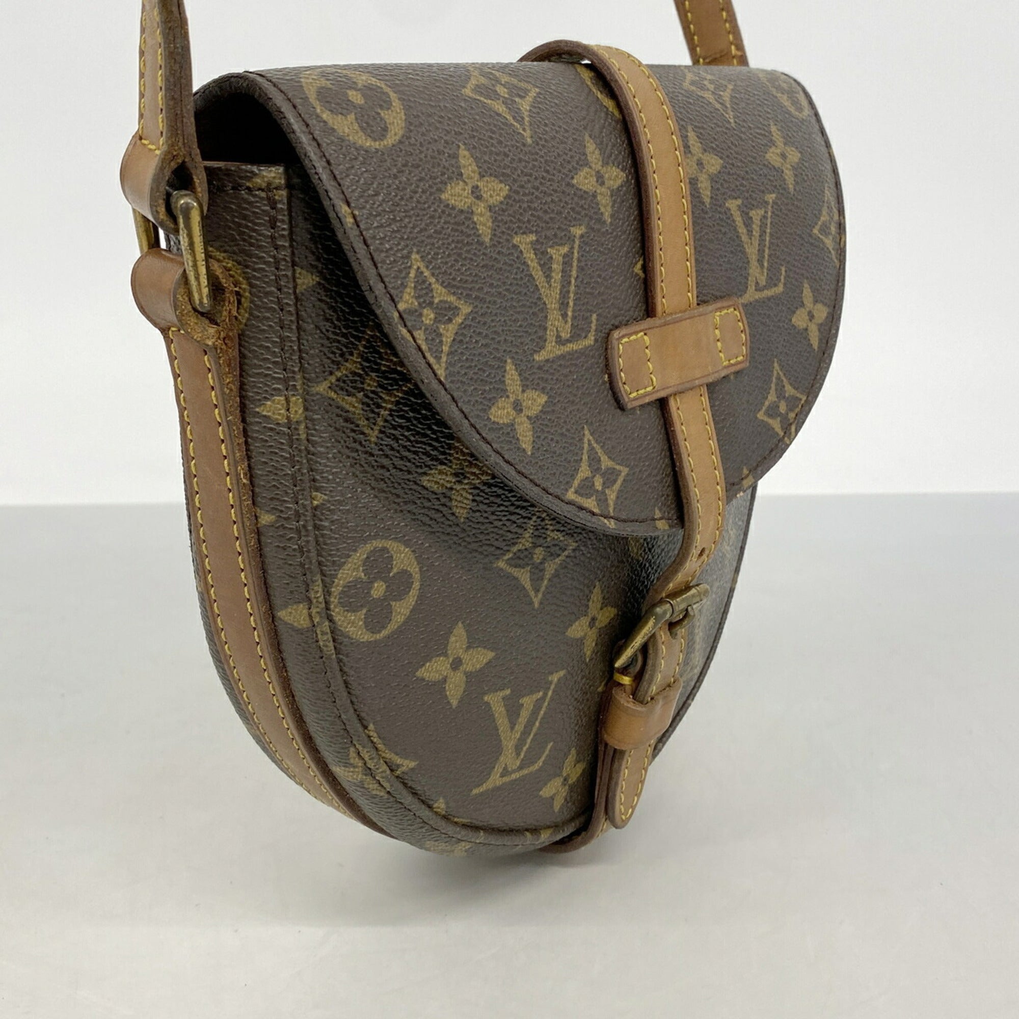 Louis Vuitton Brown Shoulder Bag (Pre-Owned)