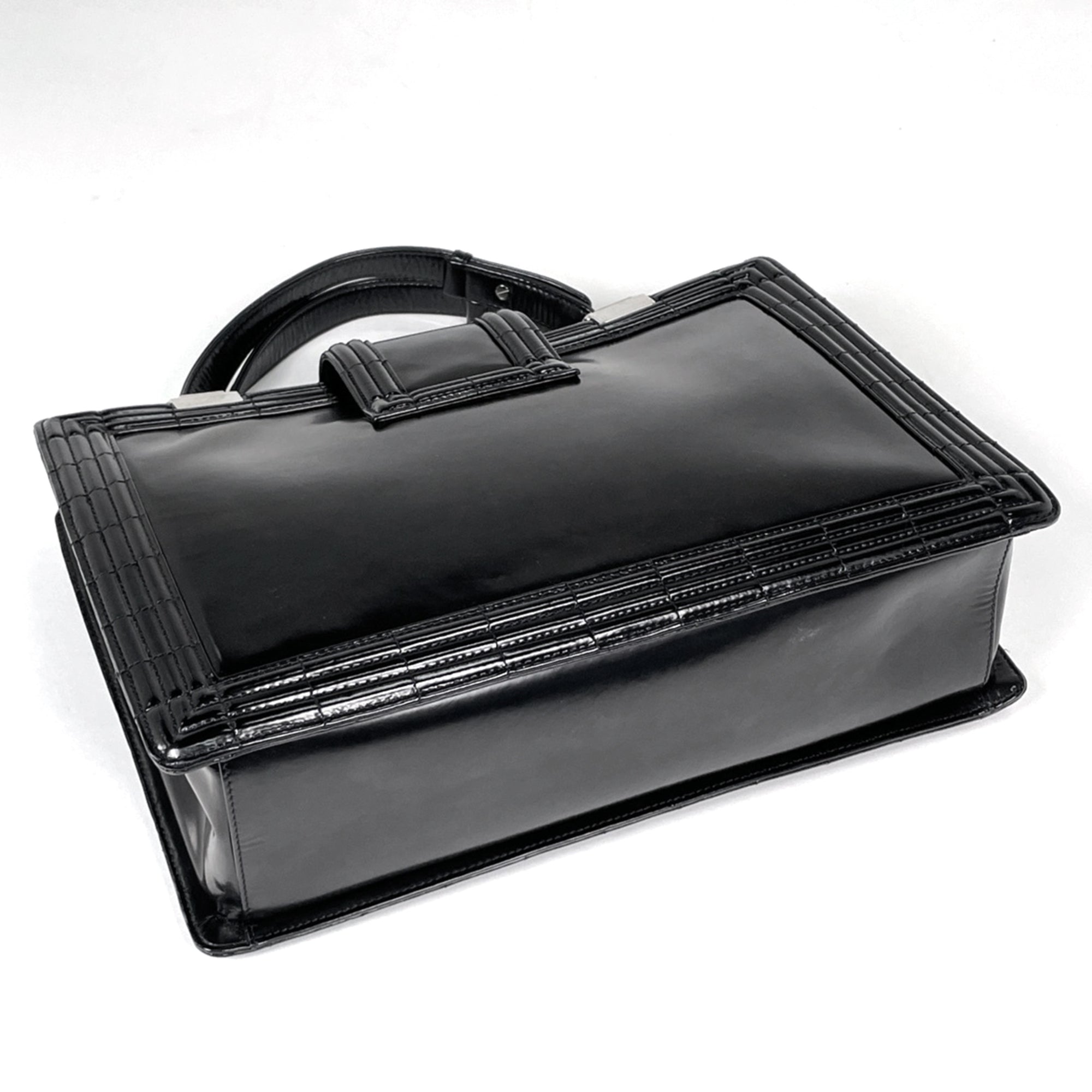 Chanel Boy Chanel Black Leather Handbag Shoulder Bag (Pre-Owned)