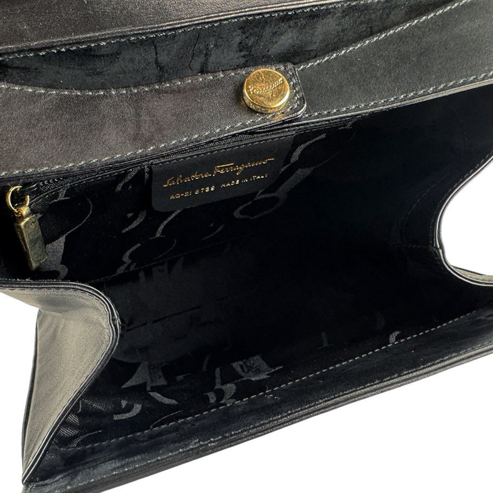 Salvatore Ferragamo Black Leather Handbag Shoulder Bag (Pre-Owned)