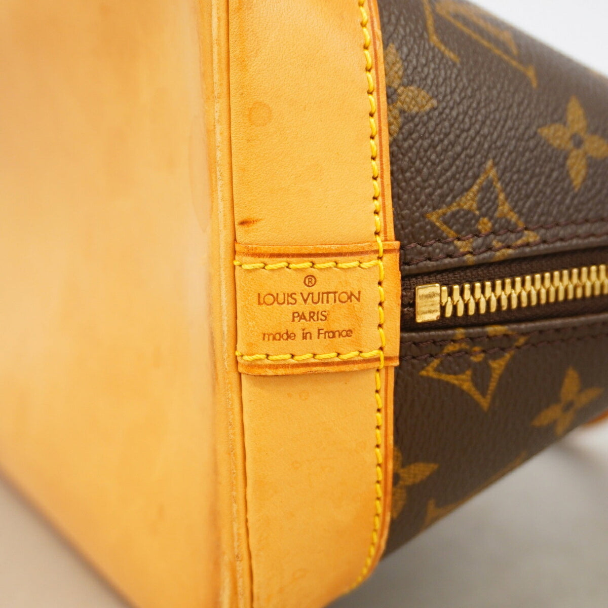 Louis Vuitton Brown Handbag (Pre-Owned)