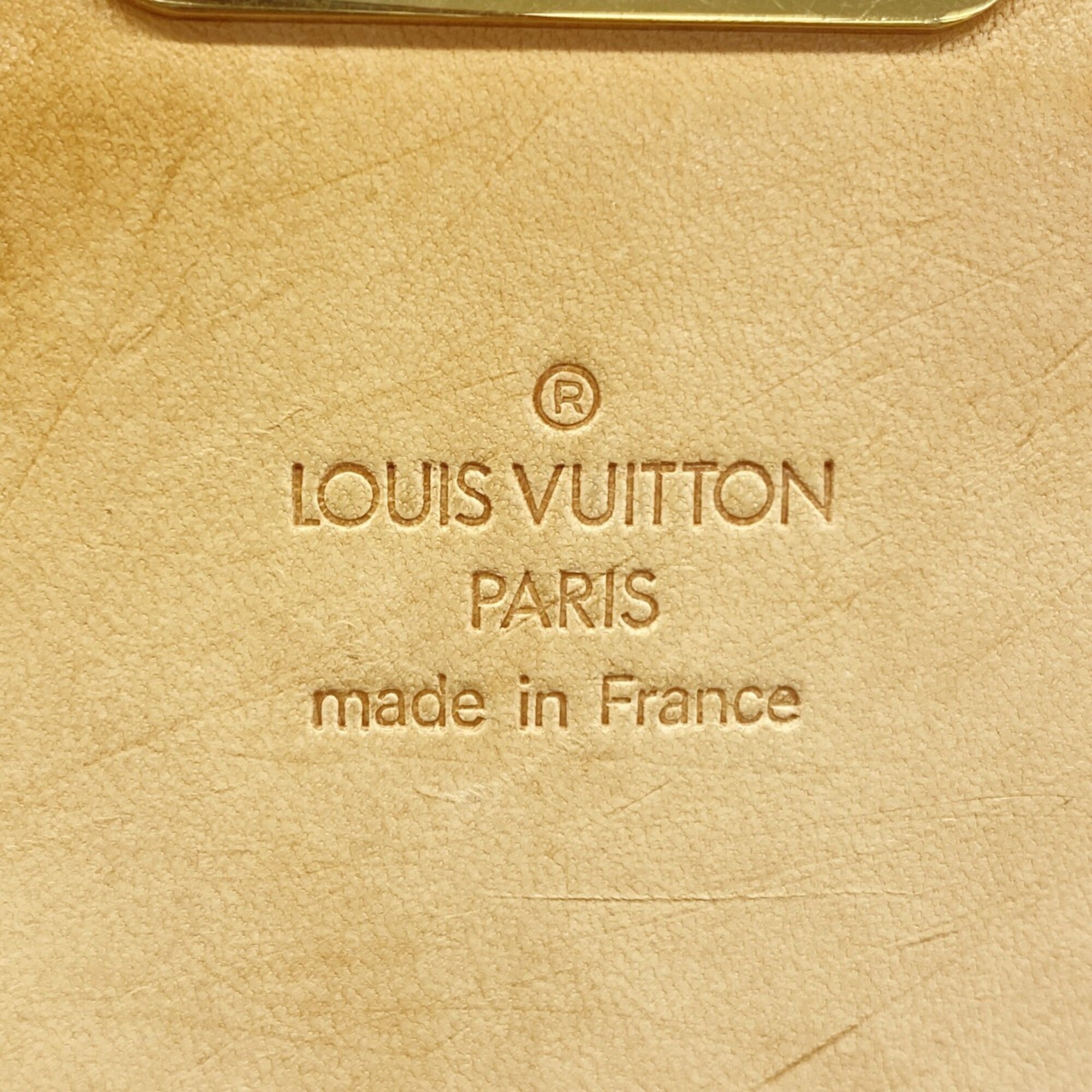 Louis Vuitton Noir Shoulder Bag (Pre-Owned)
