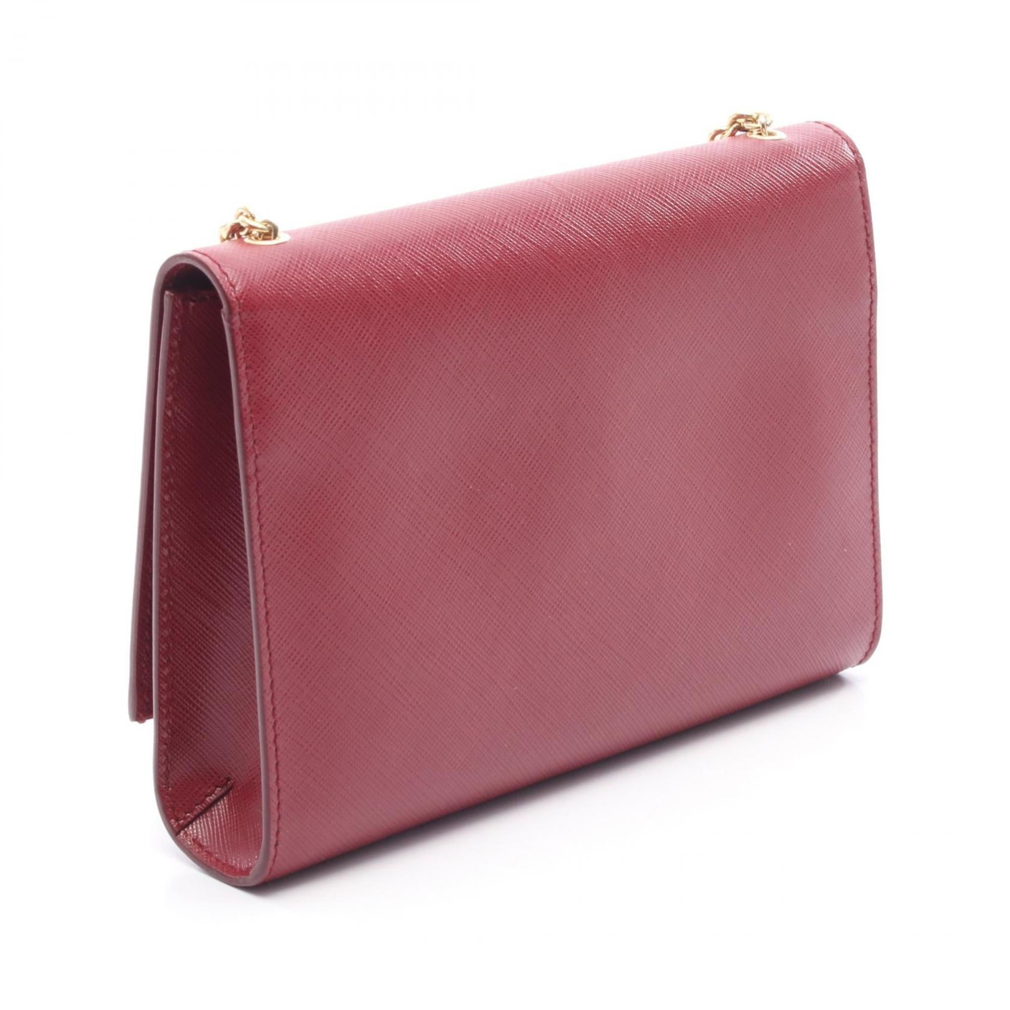 Salvatore Ferragamo Red Color Leather Shoulder Bag (Pre-Owned)