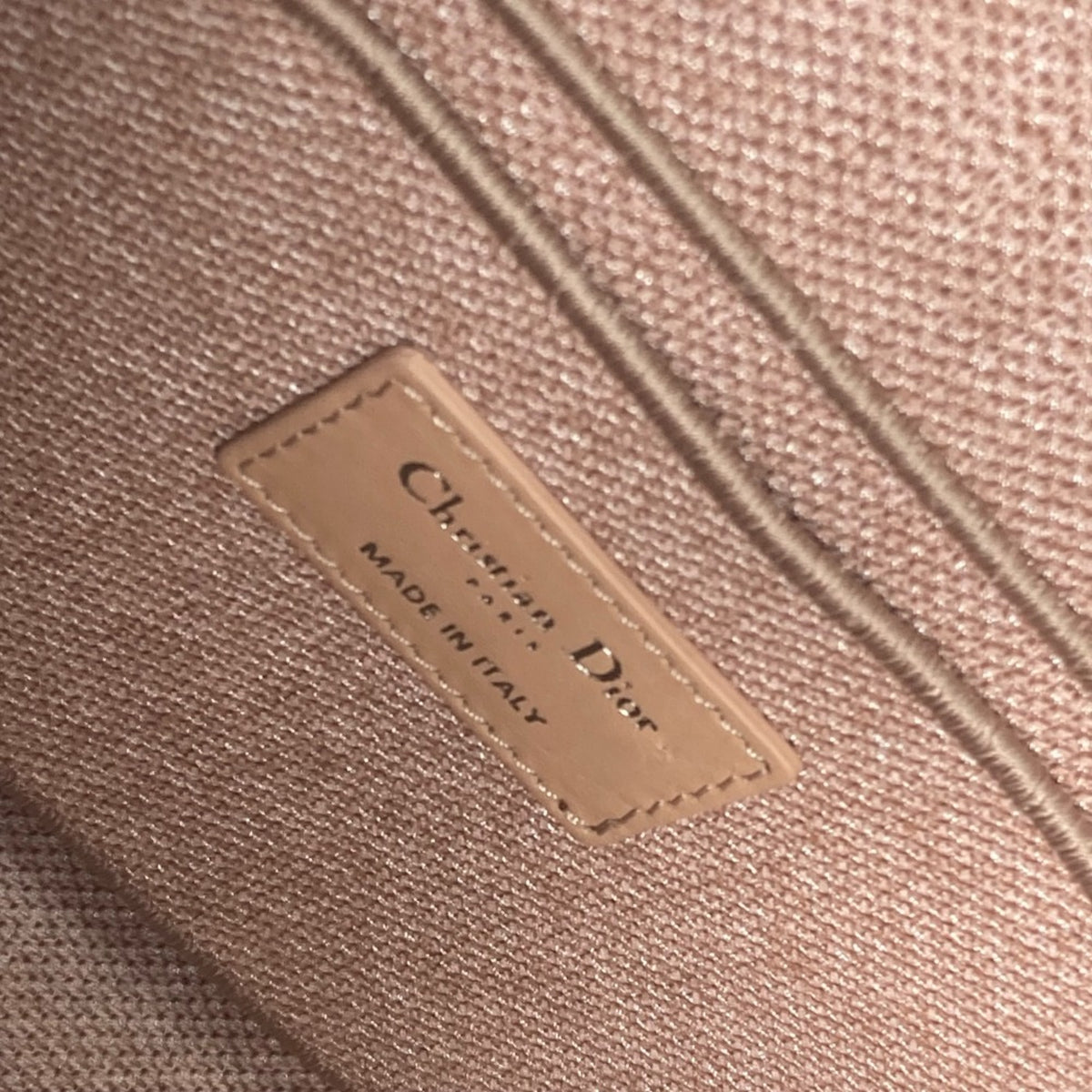 Christian Dior Pink Cloth Handbag (Pre-Owned)
