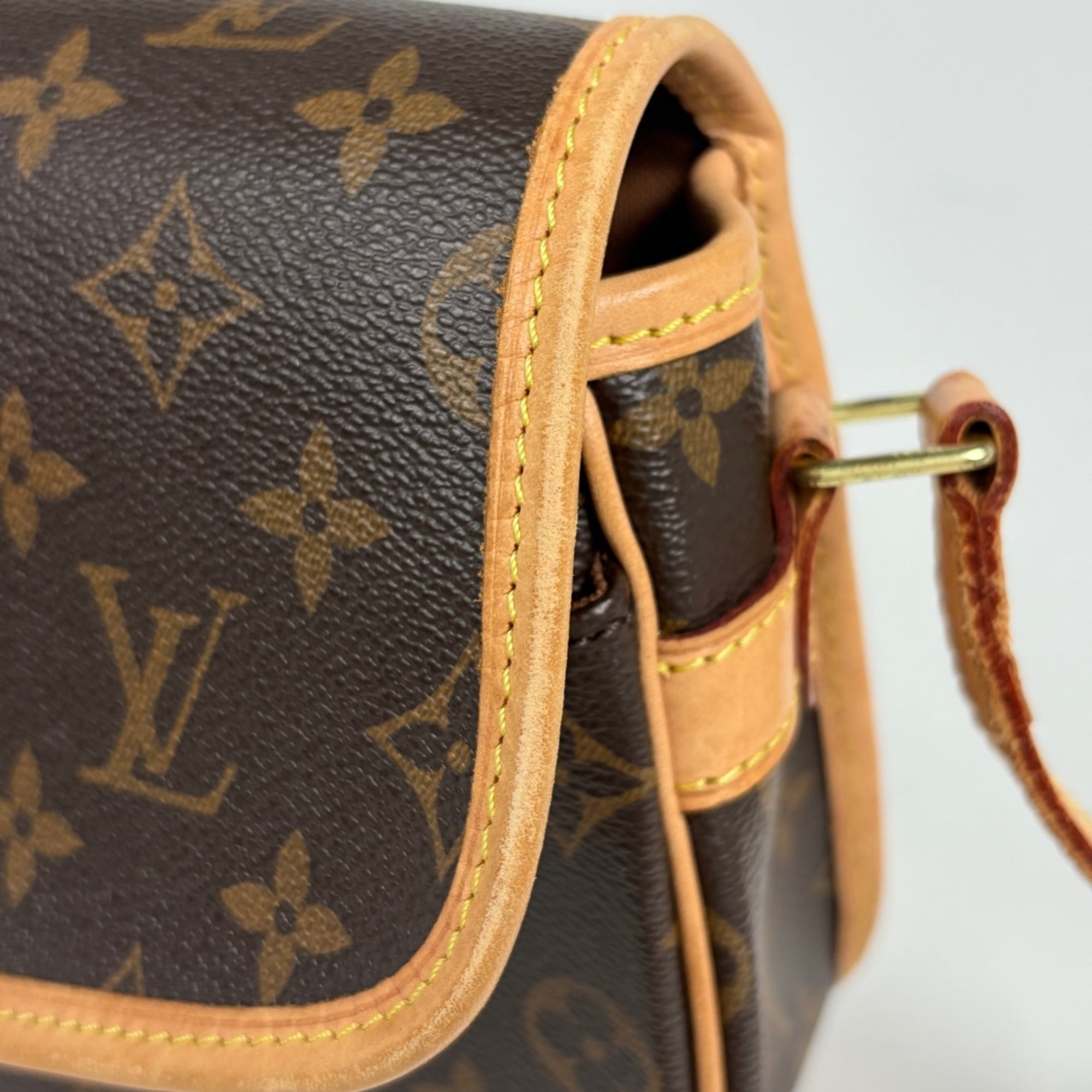 Louis Vuitton Brown Monogram Shoulder Bag (Pre-Owned)