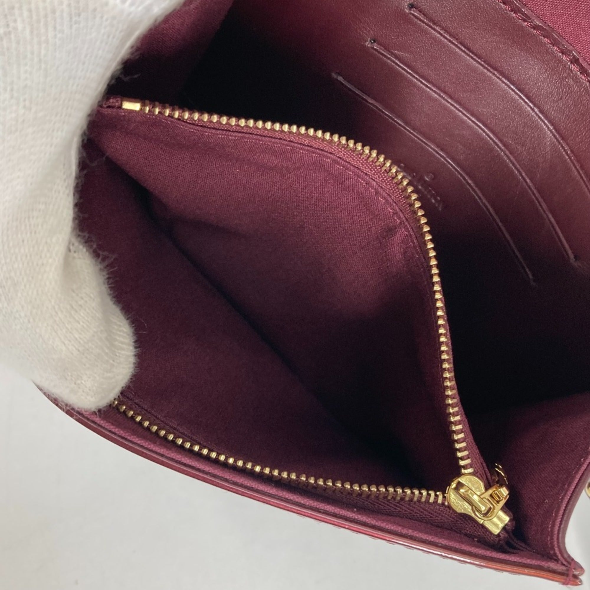 Louis Vuitton Monogram Vernis Purple Rouge Fauviste Monogram Vernis Clutch Bag Shoulder Bag (Pre-Owned)