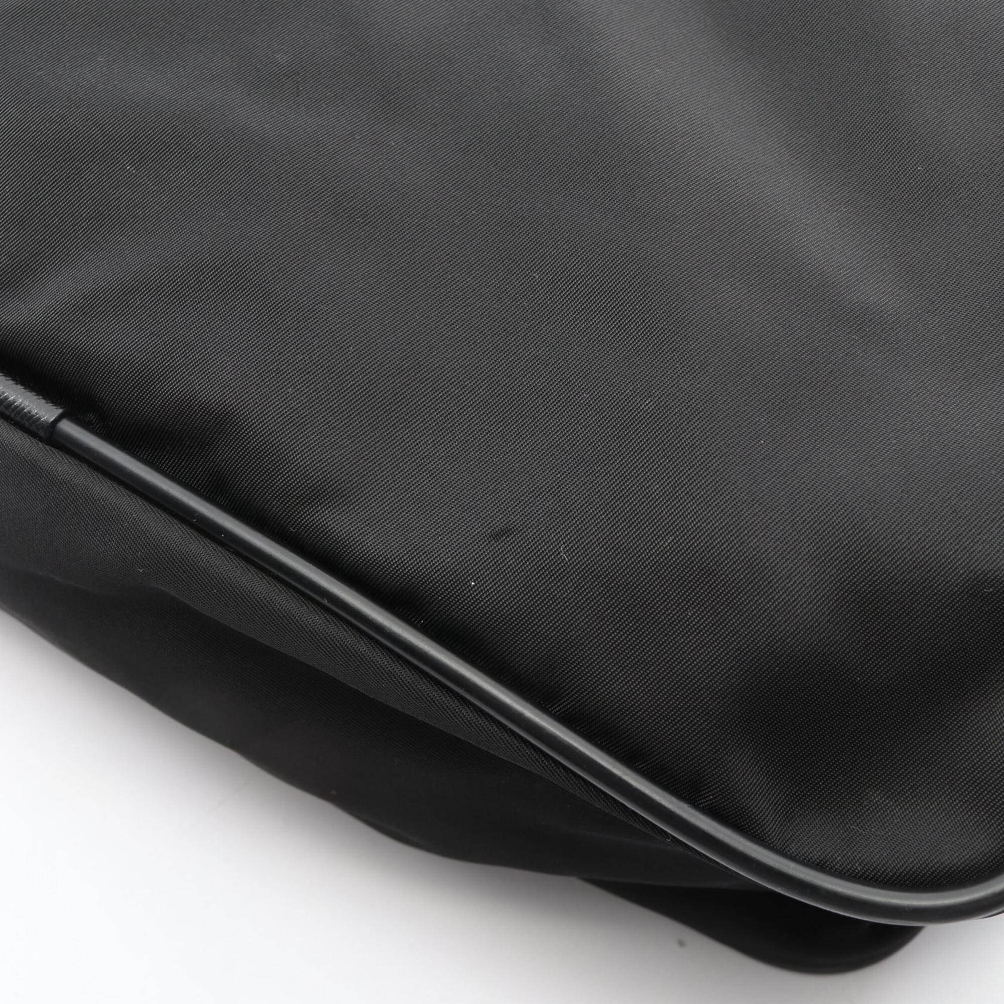 Prada Black Nylon Saffiano Triangle Handbag Shoulder Bag (Pre-Owned)