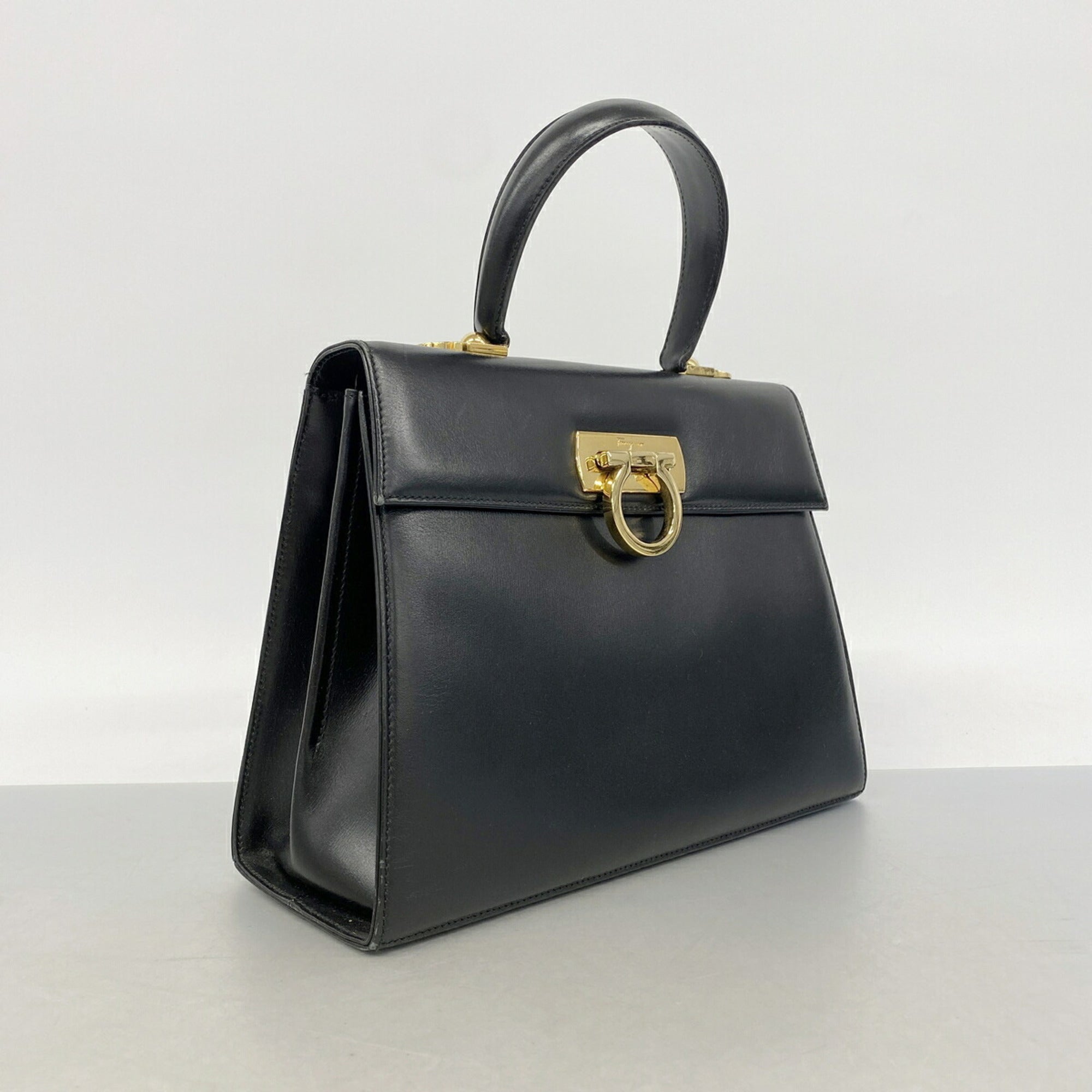 Salvatore Ferragamo Black Leather Handbag (Pre-Owned)
