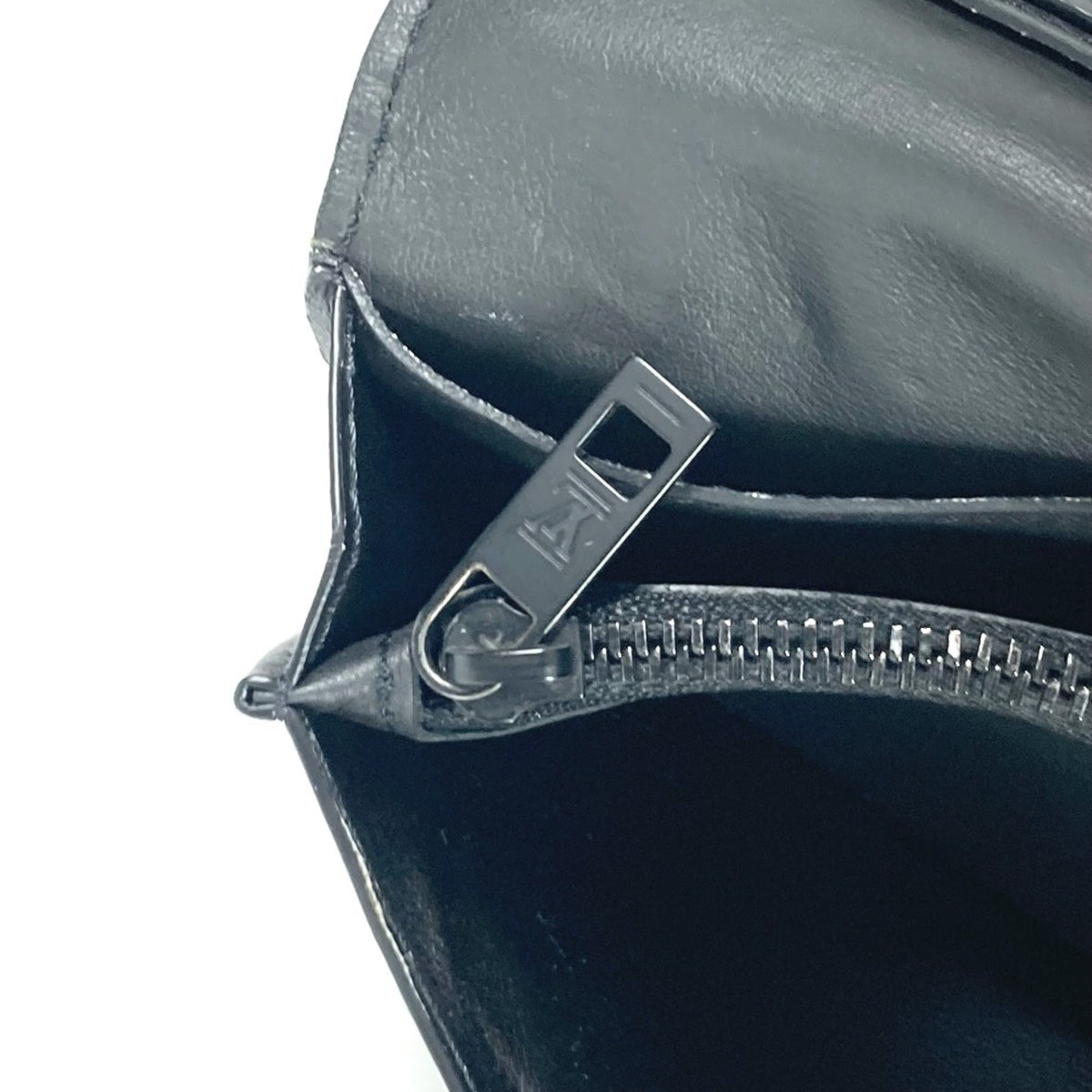 Louis Vuitton Black Leather Long Wallet (Bi-Fold) (Pre-Owned)