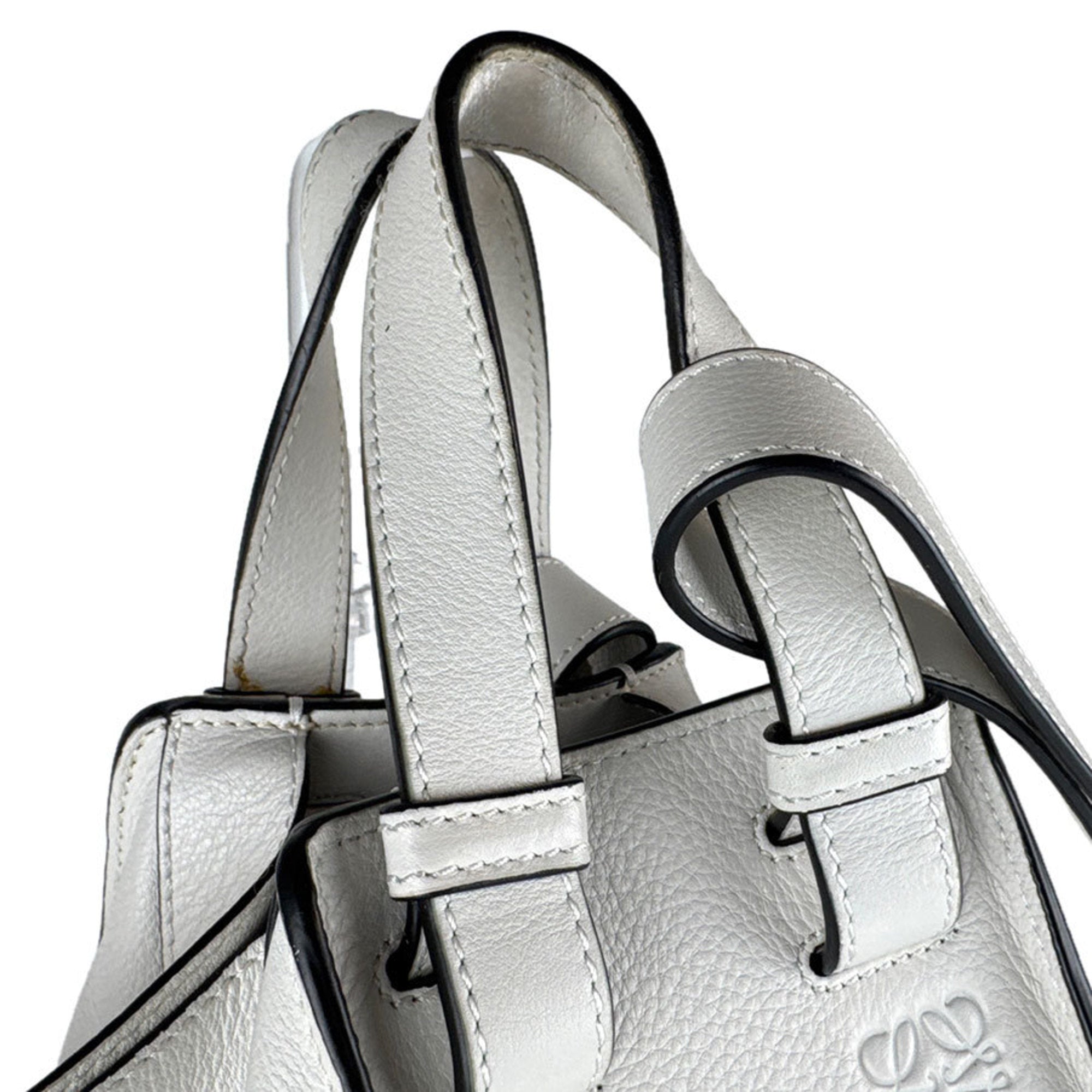 Loewe White Leather Handbag Shoulder Bag (Pre-Owned)