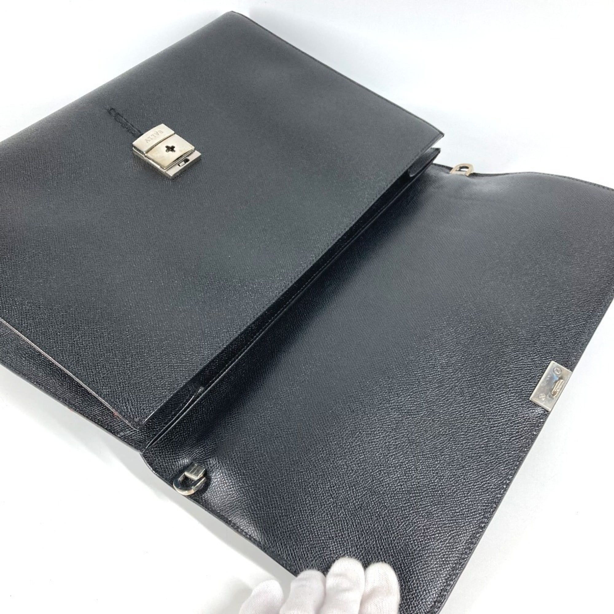 Bally Black Leather Briefcase Handbag (Pre-Owned)