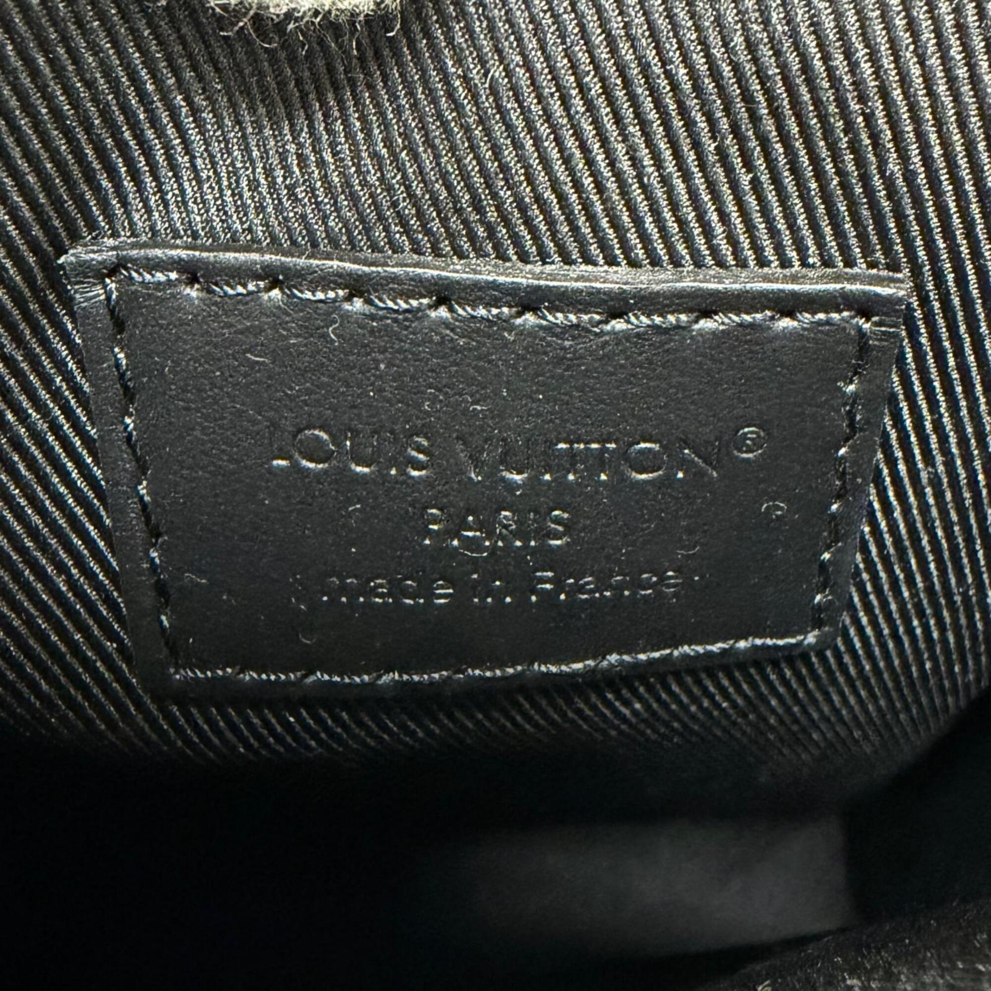 Louis Vuitton Black Leather Shoulder Bag (Pre-Owned)