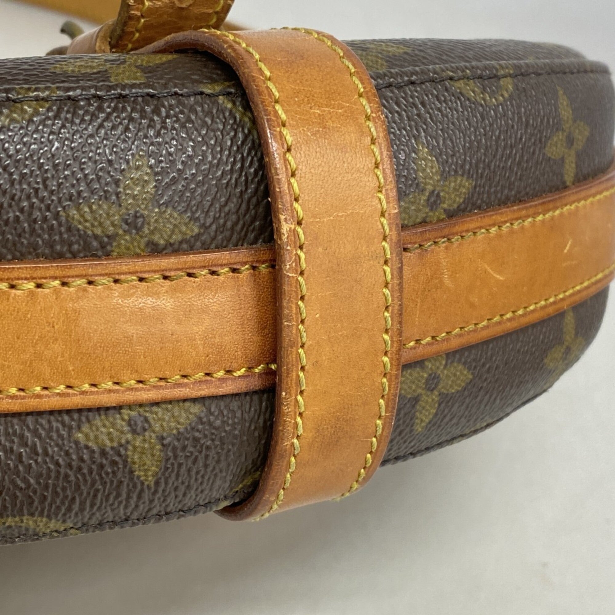 Louis Vuitton Brown Shoulder Bag (Pre-Owned)