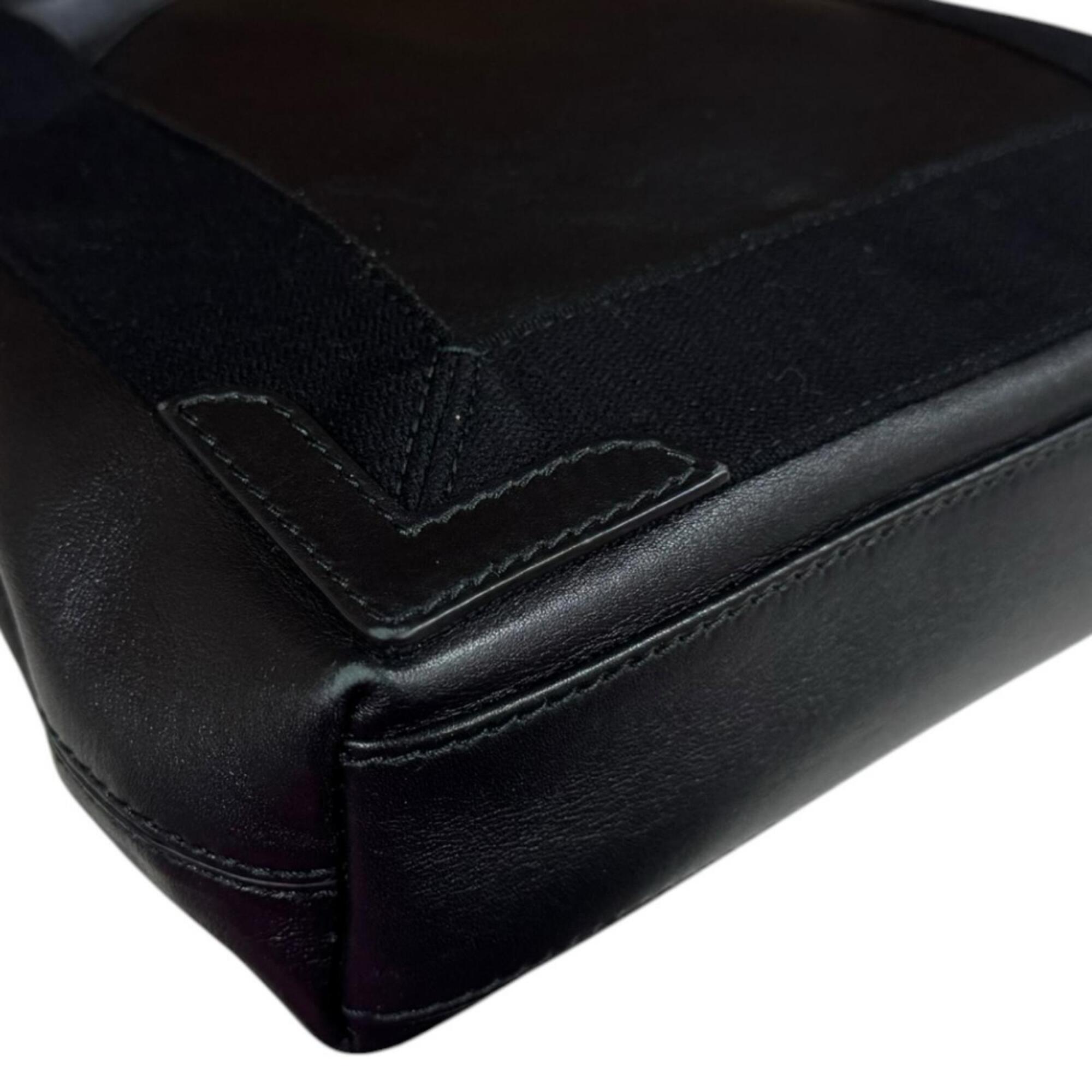 Balenciaga Black Leather Pouch Shoulder Bag (Pre-Owned)