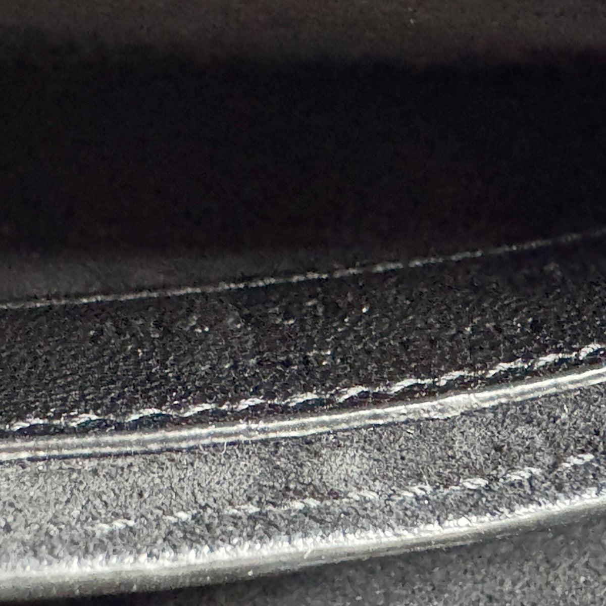 Saint Laurent Black Leather Shoulder Bag (Pre-Owned)