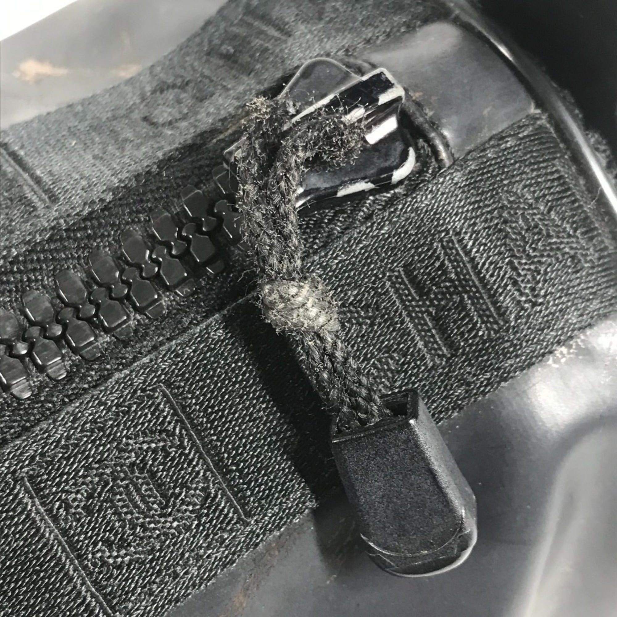 Chanel Black White Nylon Shoulder Bag (Pre-Owned)