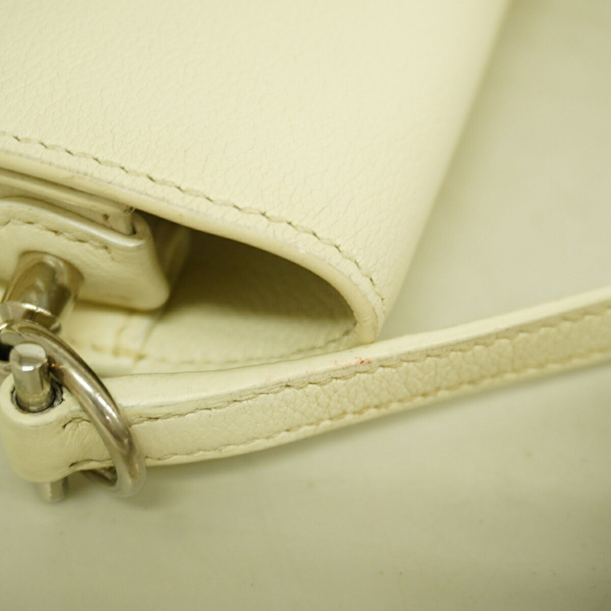 Hermes White Shoulder Bag (Pre-Owned)