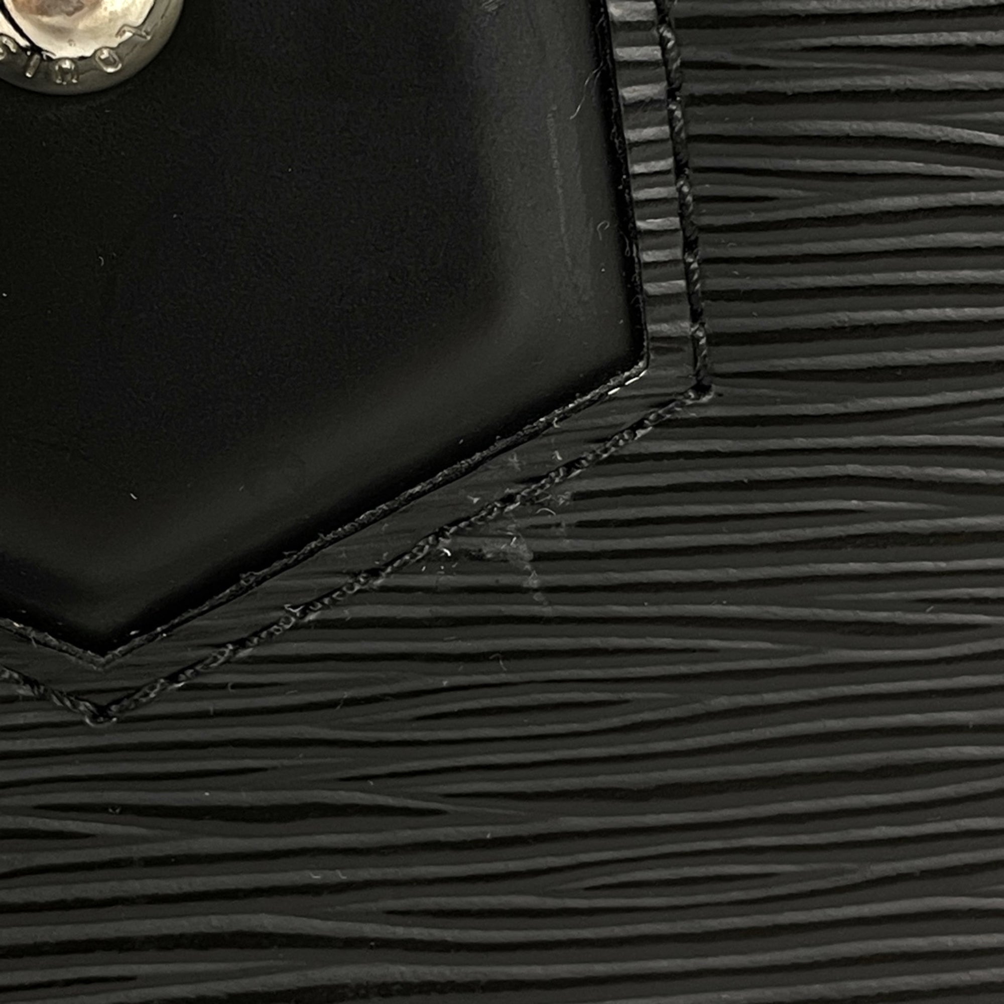 Louis Vuitton Black Noir Epi Leather Handbag (Pre-Owned)