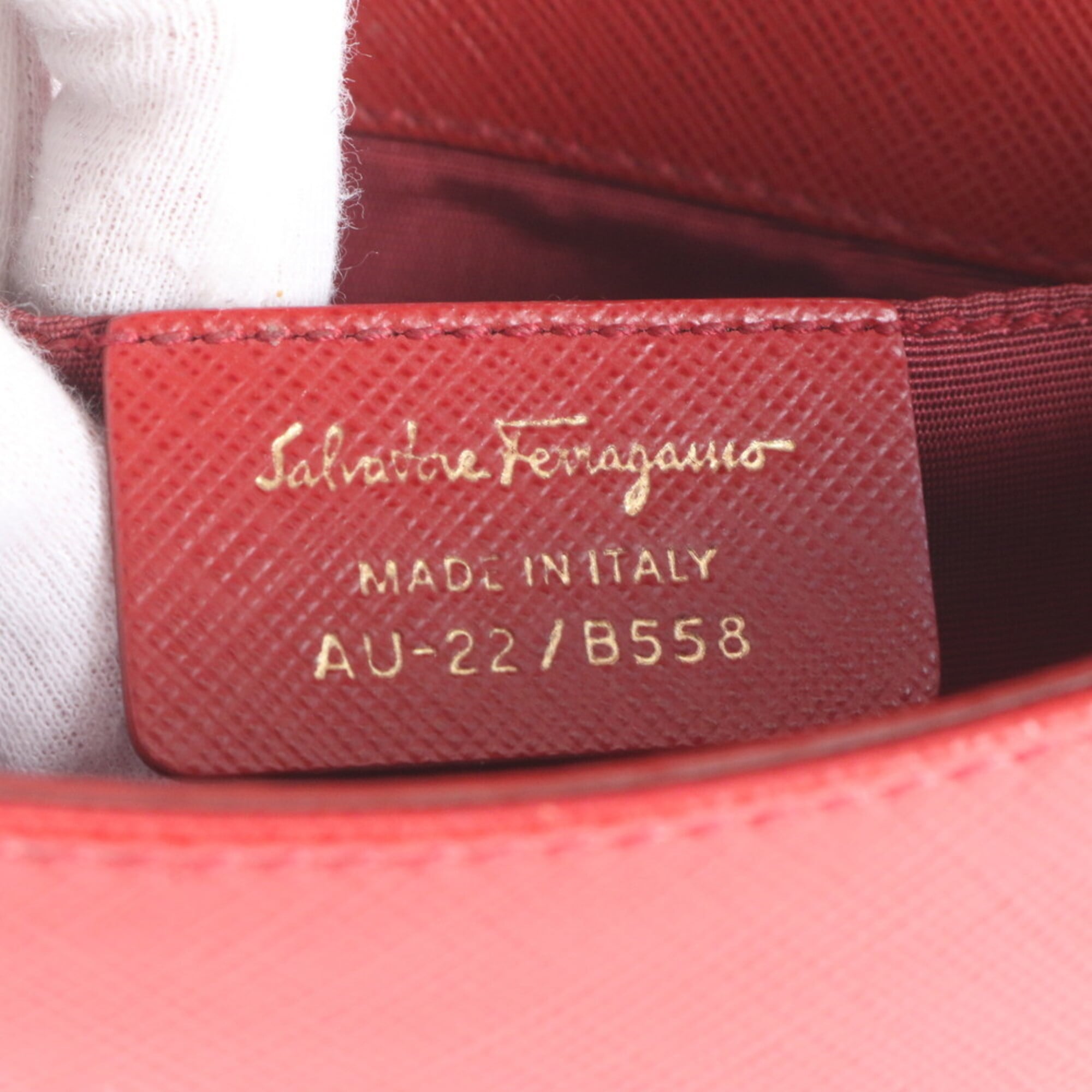 Salvatore Ferragamo Red Color Leather Shoulder Bag (Pre-Owned)