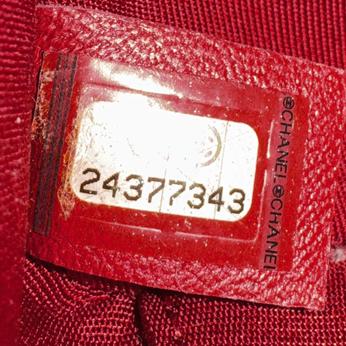 Chanel Red Color Leather Shoulder Bag (Pre-Owned)