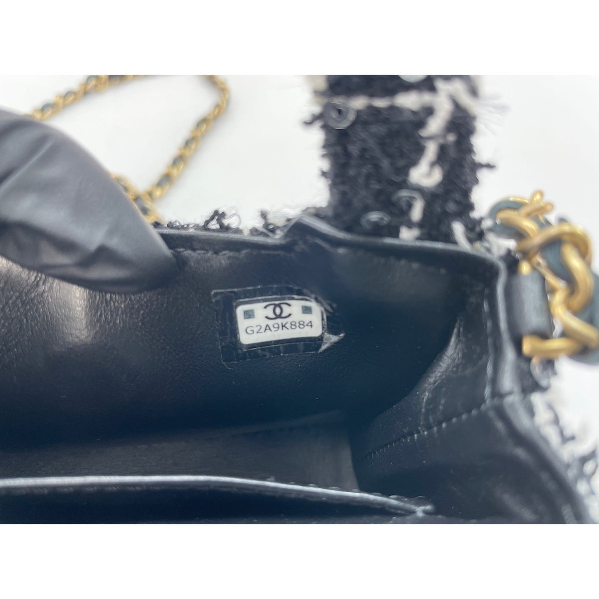 Chanel Black Shoulder Bag (Pre-Owned)