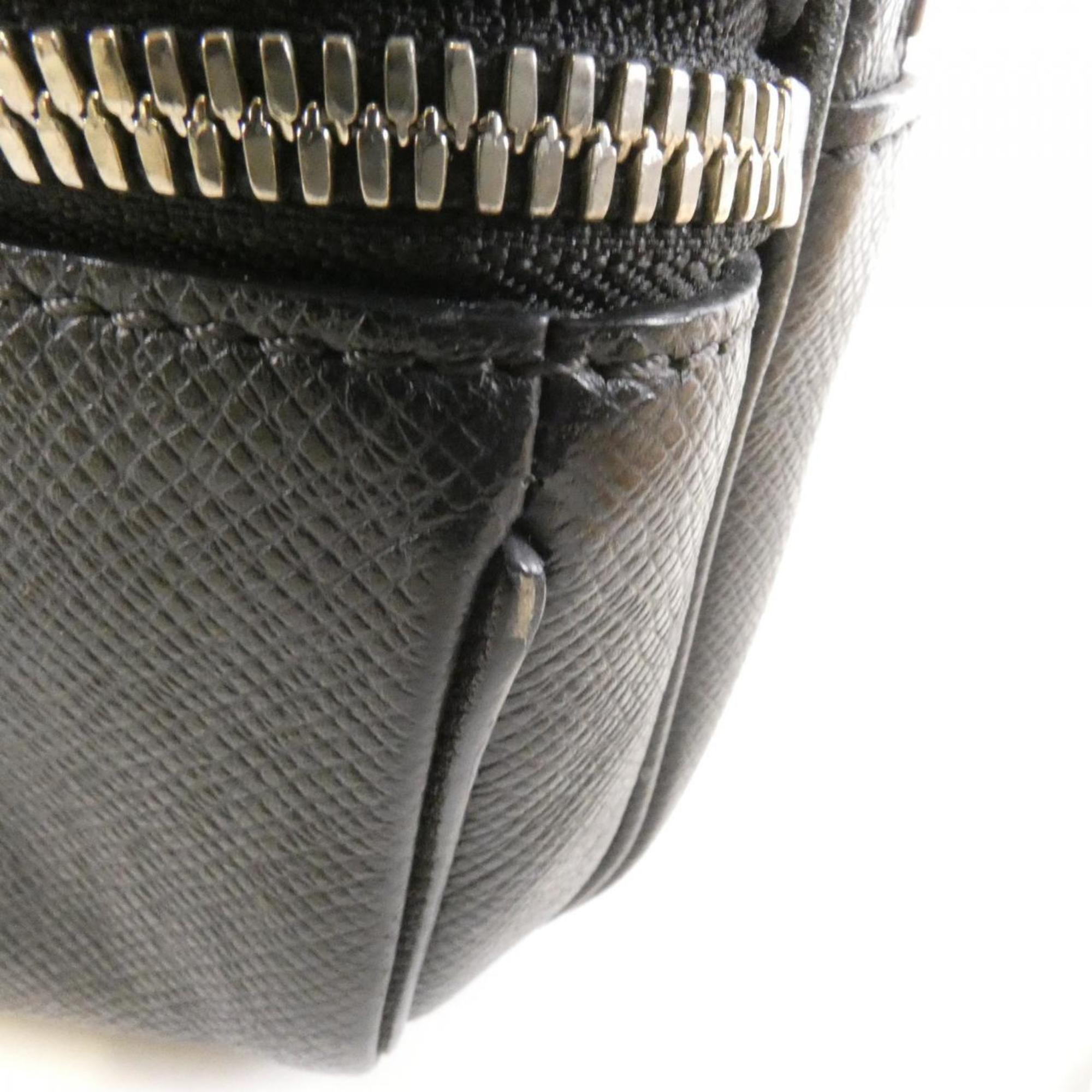 Louis Vuitton Taiga Black Taiga Leather Shoulder Bag (Pre-Owned)