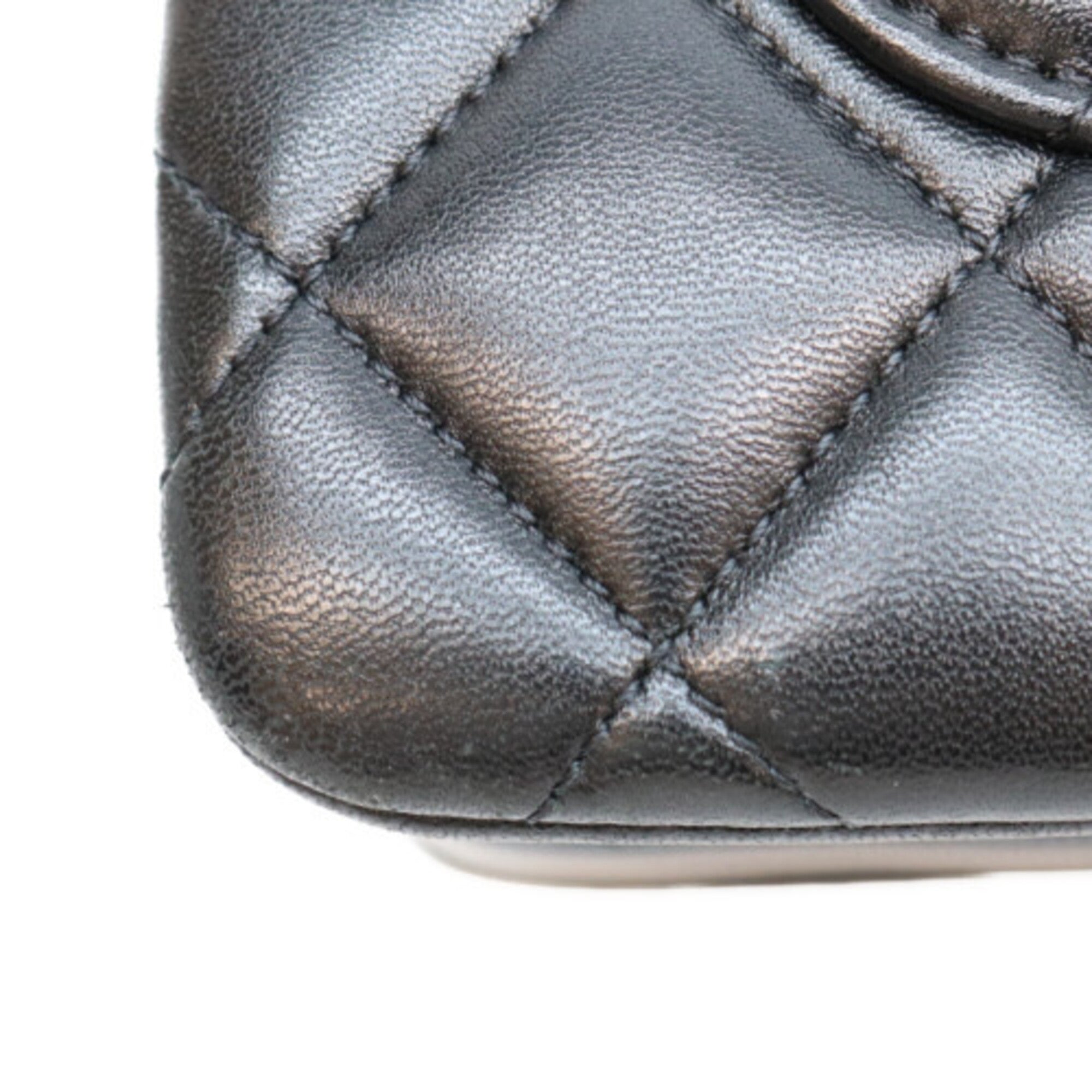Chanel Black Leather Shoulder Bag (Pre-Owned)