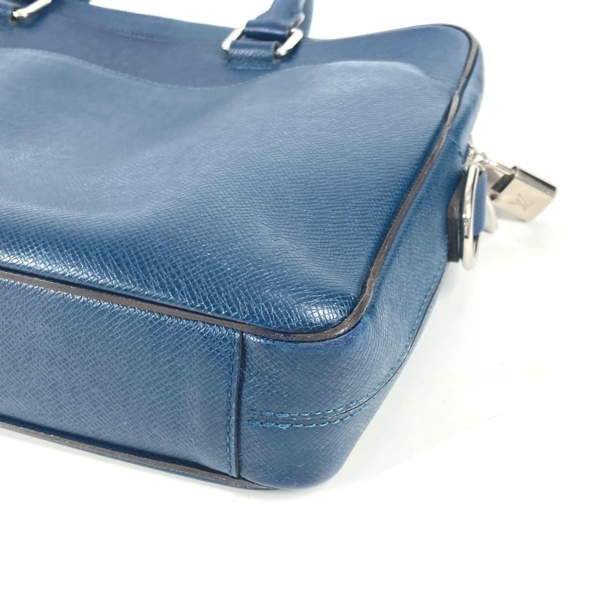 Louis Vuitton Navy Ocean Taiga Leather Briefcase Handbag (Pre-Owned)