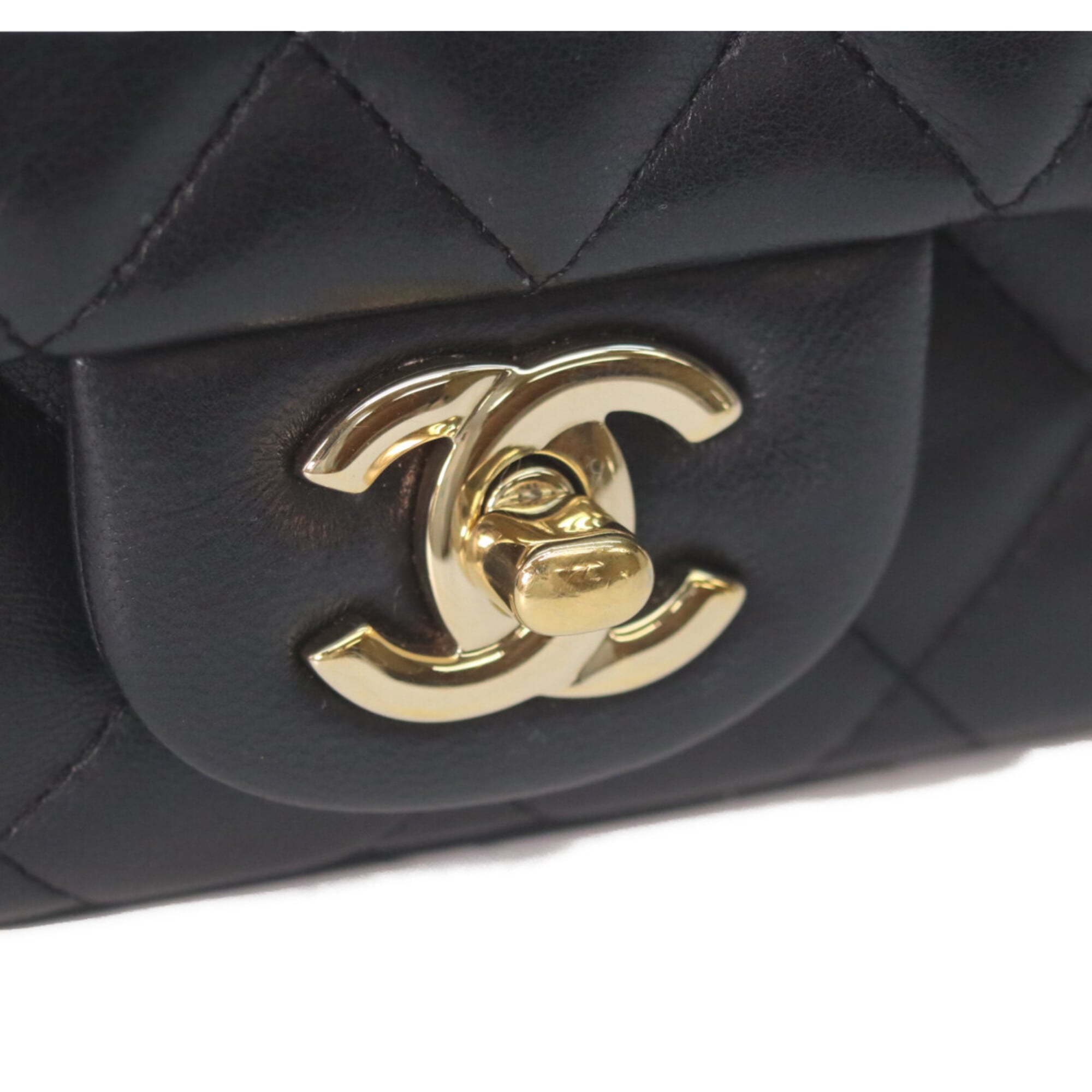 Chanel Black Leather Shoulder Bag (Pre-Owned)