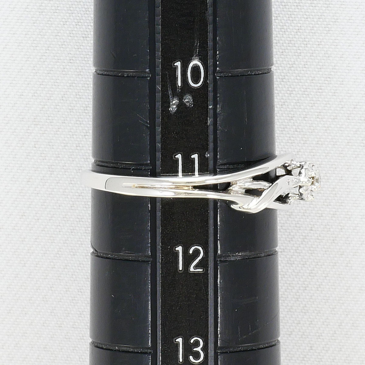 Unbranded White Gold White Gold (18K) Band Ring (Pre-Owned)