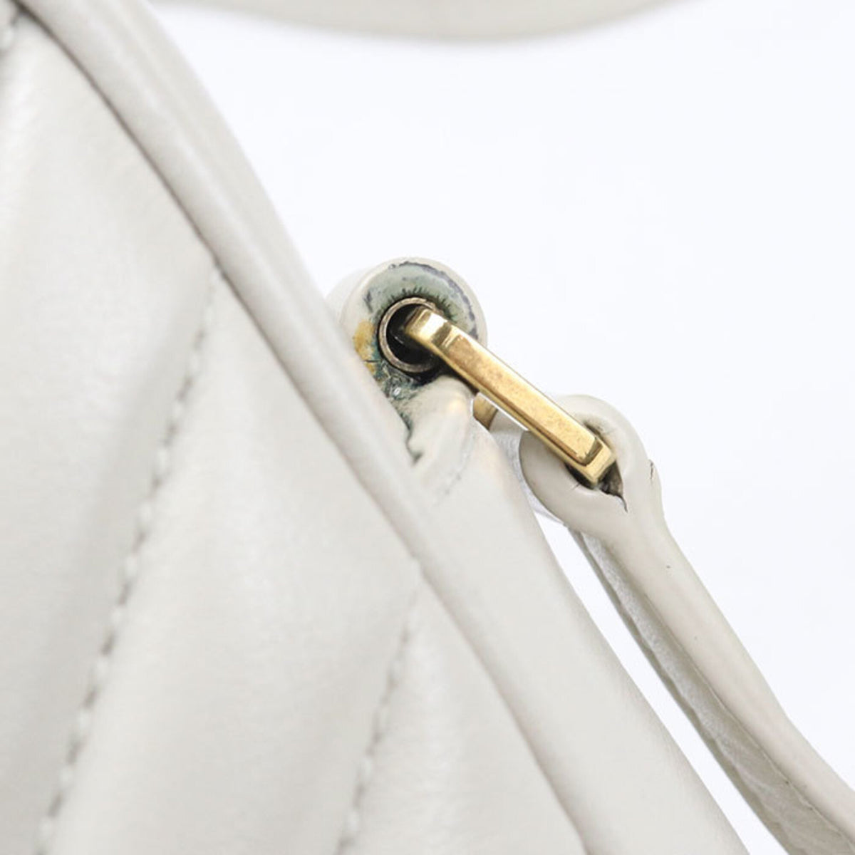 Saint Laurent White Leather Shoulder Bag (Pre-Owned)