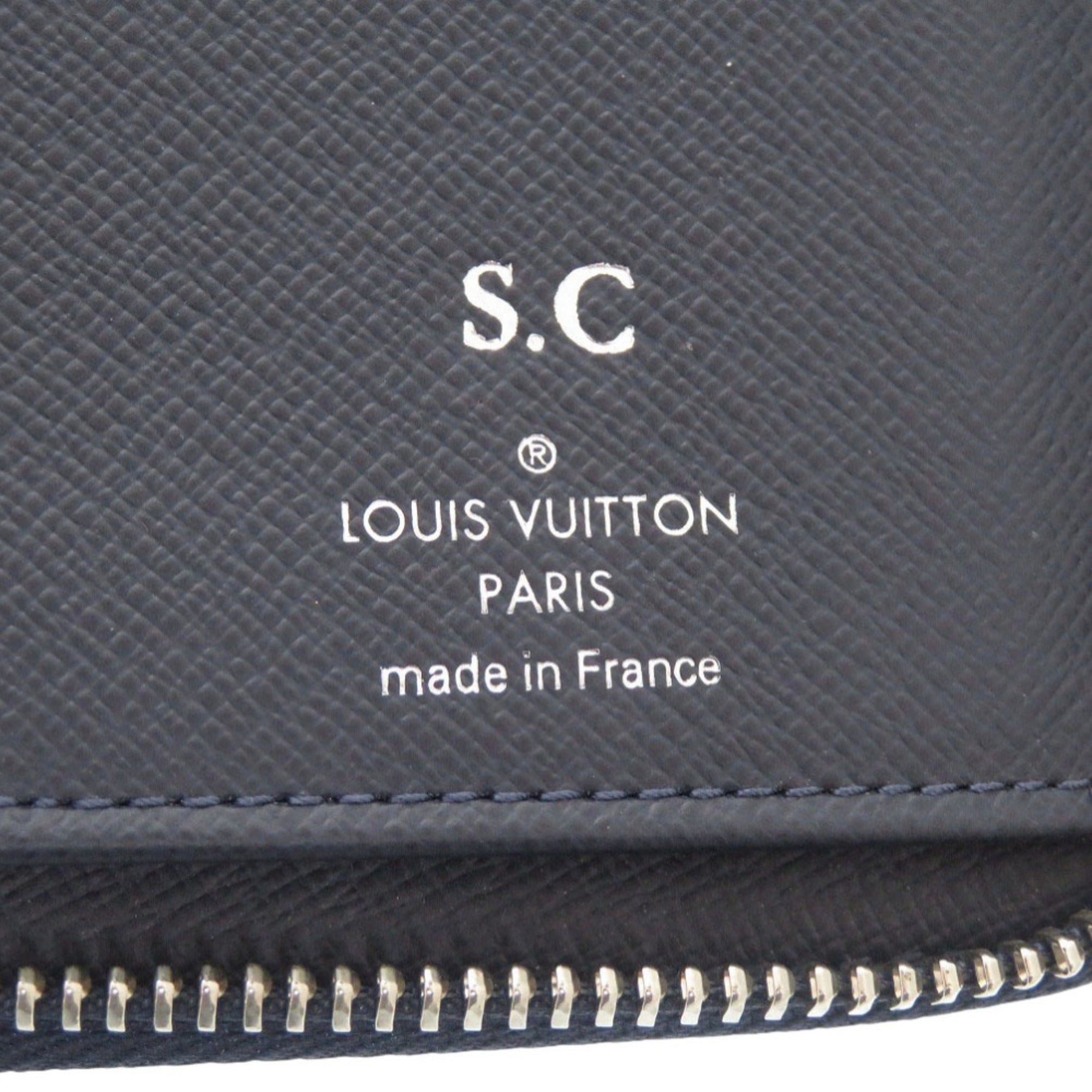 Louis Vuitton Navy Taiga Leather Long Wallet (Bi-Fold) (Pre-Owned)