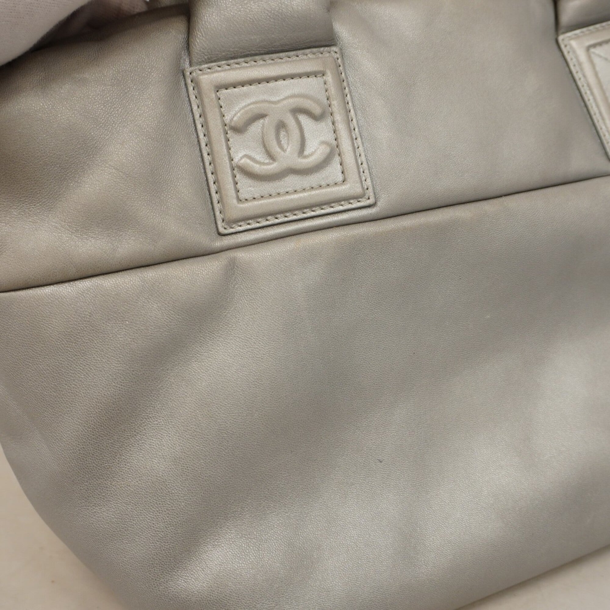 Chanel Gray Leather Tote Bag (Pre-Owned)