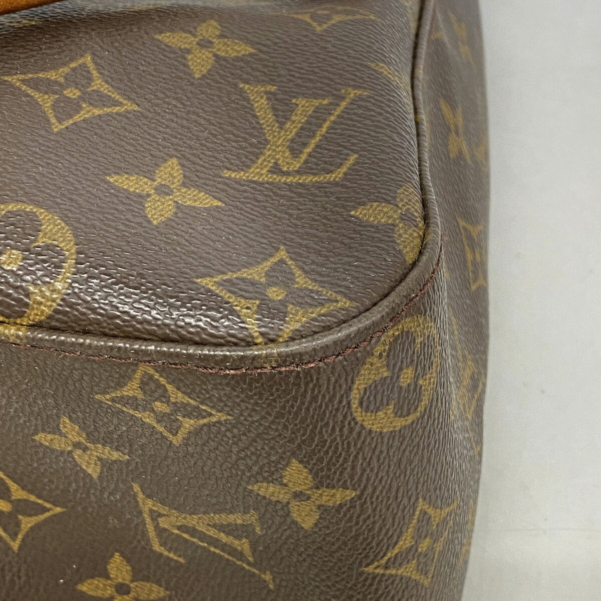 Louis Vuitton Brown Shoulder Bag (Pre-Owned)
