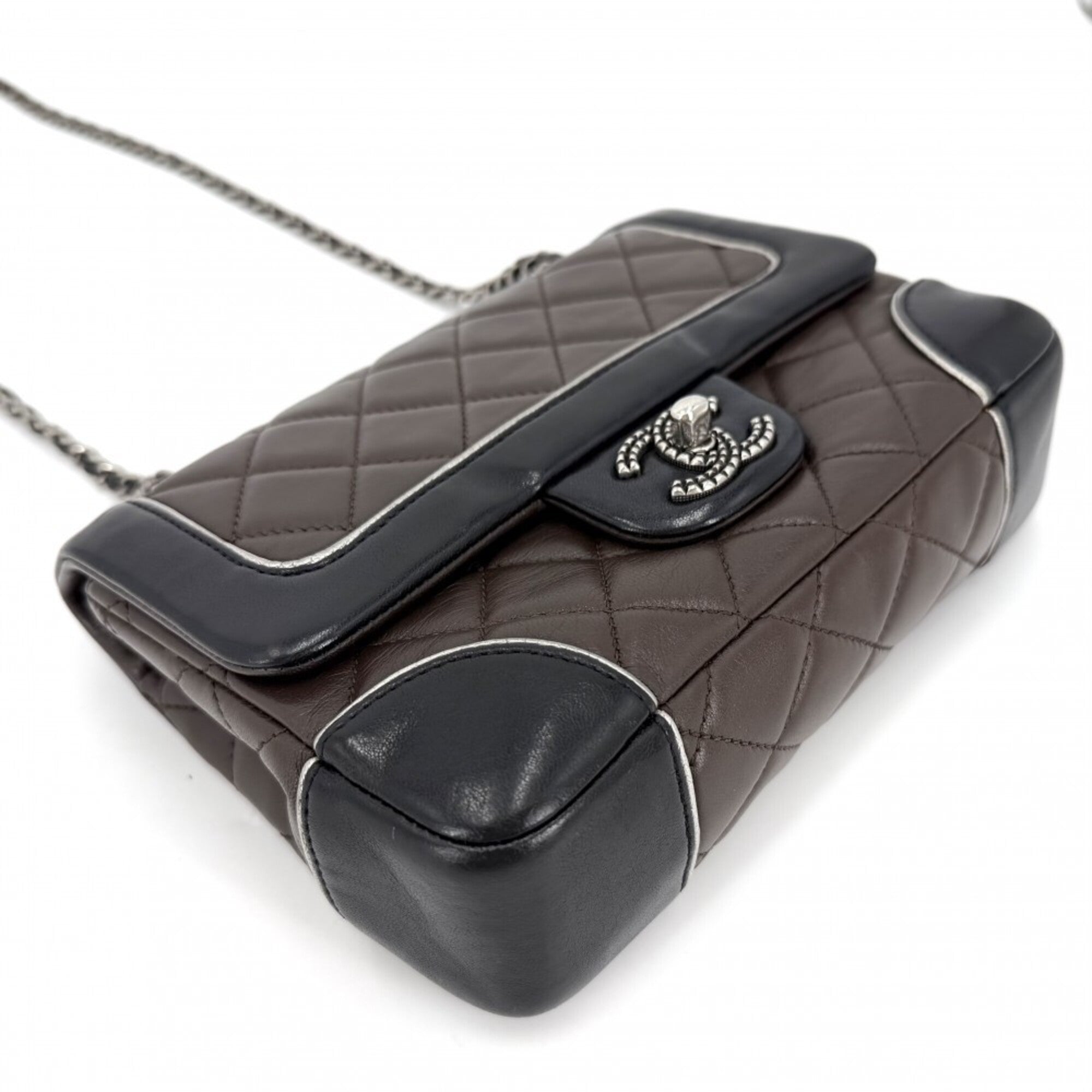 Chanel Black Brown White Leather Shoulder Bag (Pre-Owned)