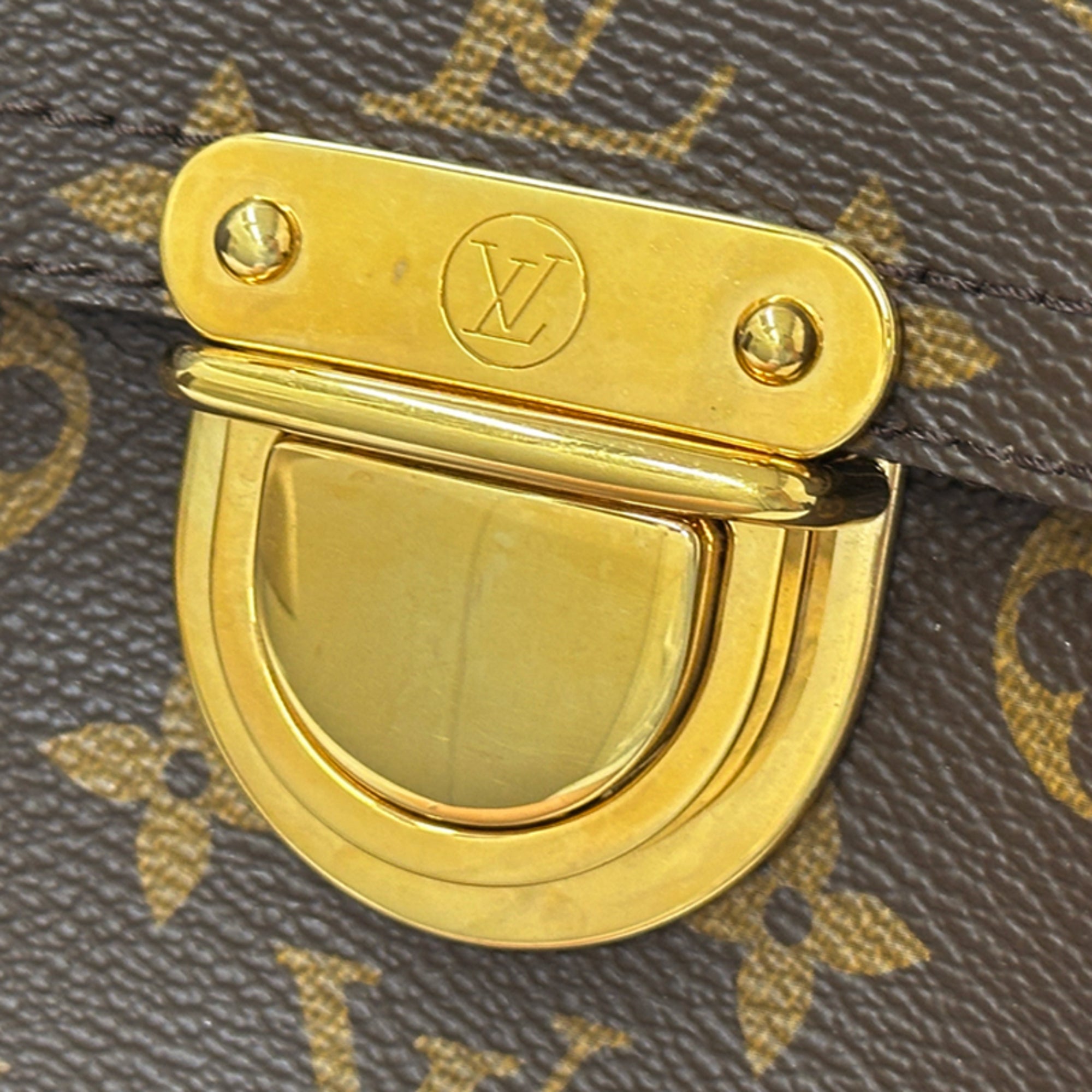 Louis Vuitton Brown Monogram Canvas Handbag (Pre-Owned)