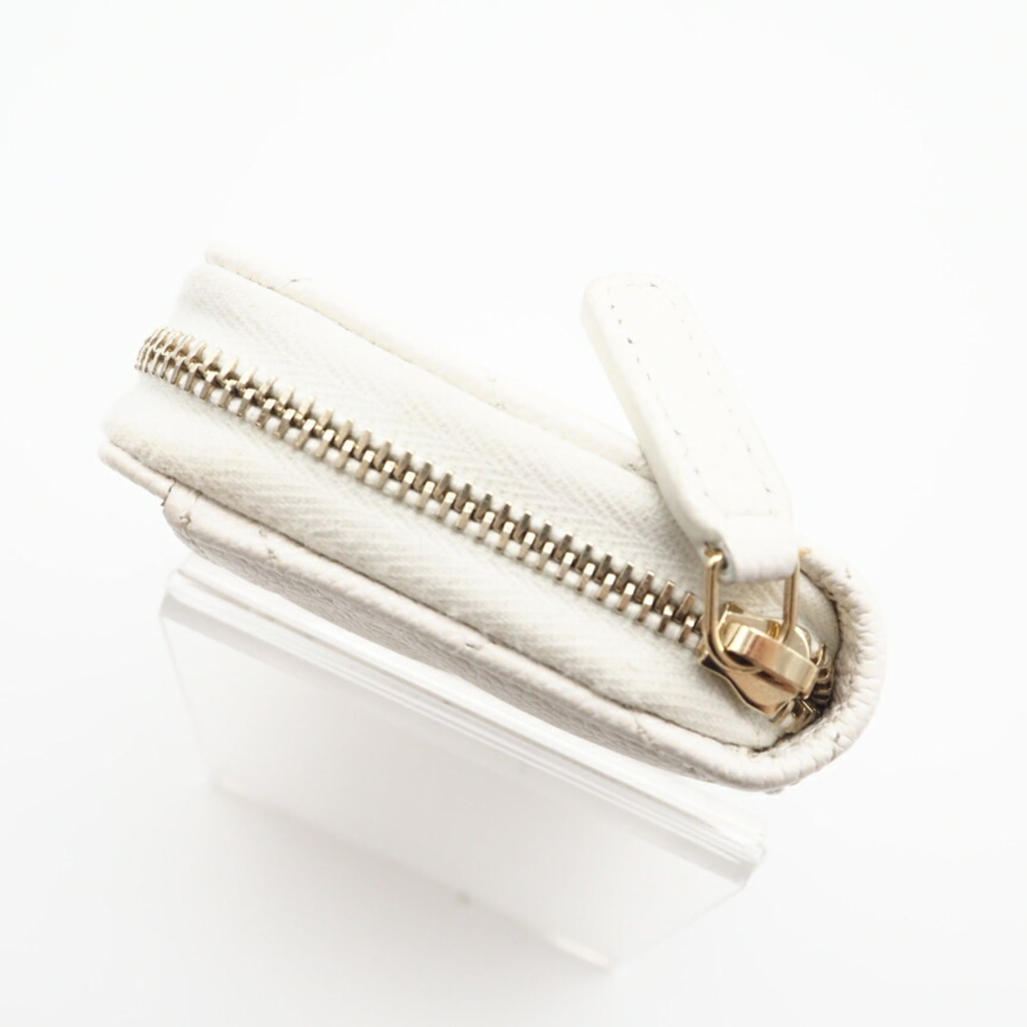 Chanel White Grained Calfskin Coin Purse/Coin Case (Pre-Owned)